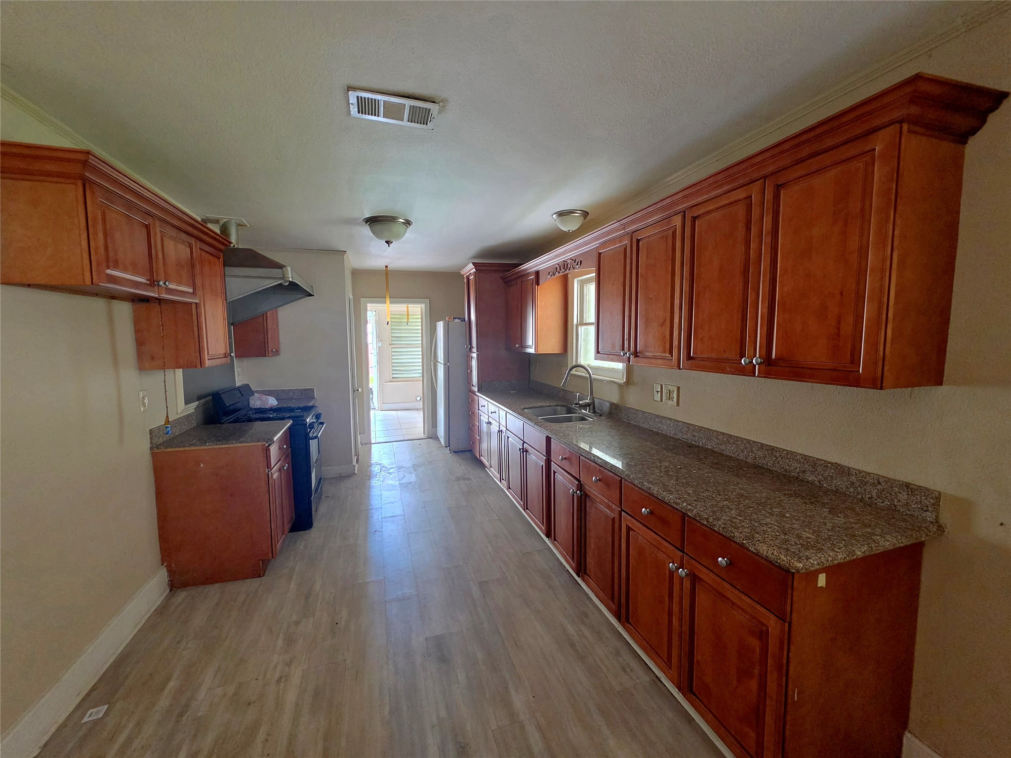 5011 Avenue N 1/2 Property Photo 9