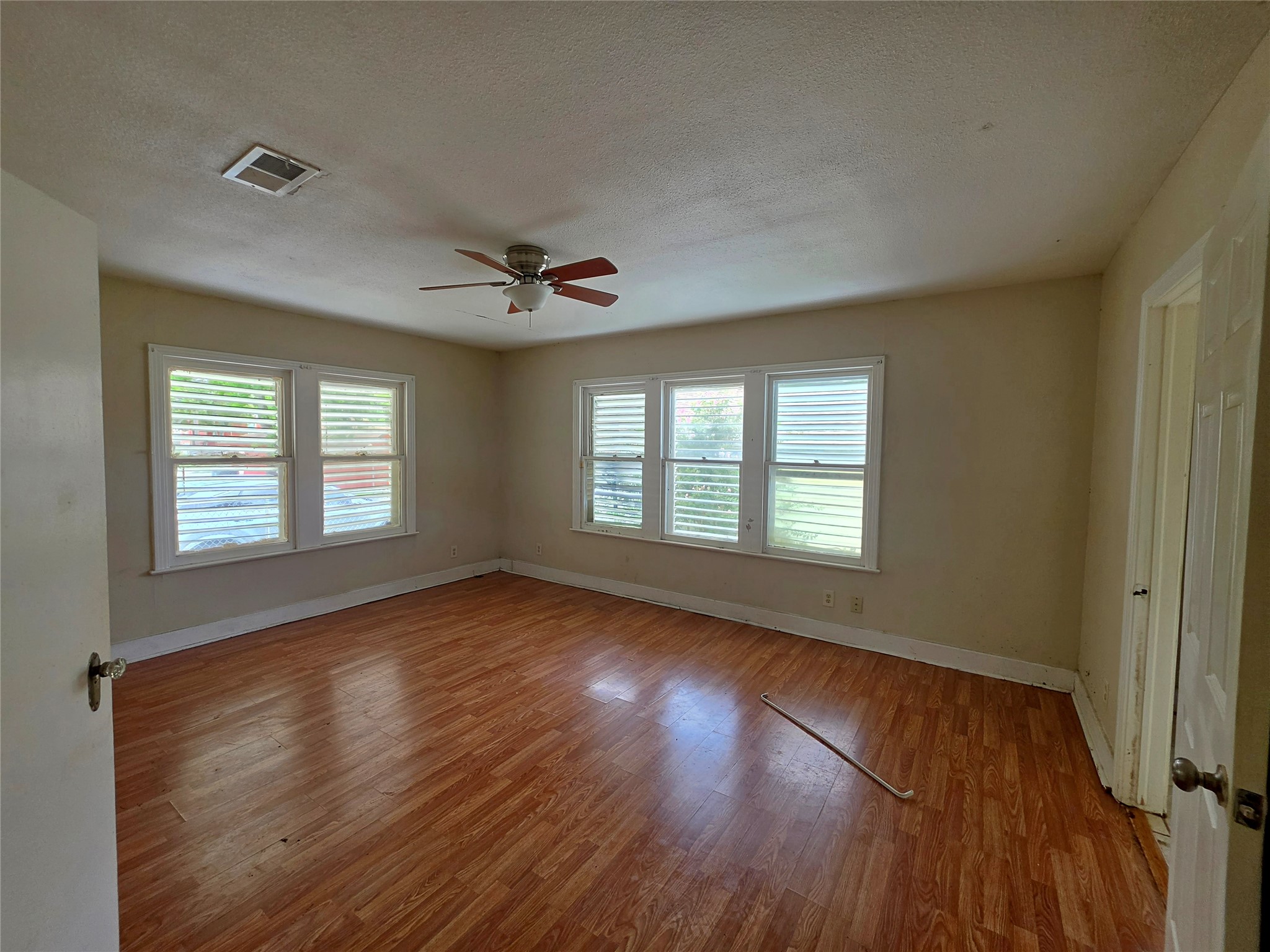 5011 Avenue N 1/2 Property Photo 11