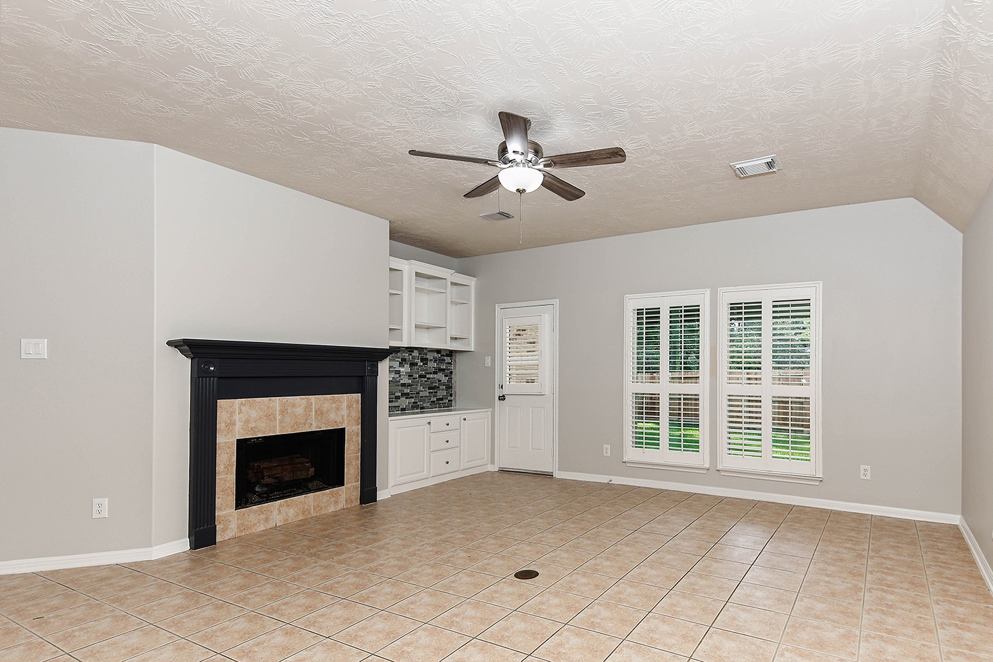 11 Fair Light Property Photo 6