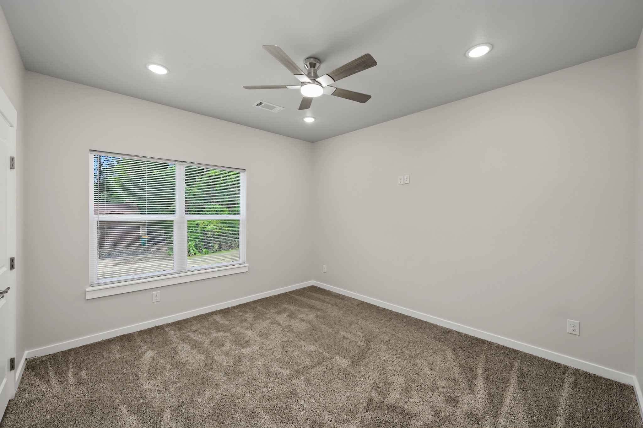 117 Sun City Lane Property Photo 32