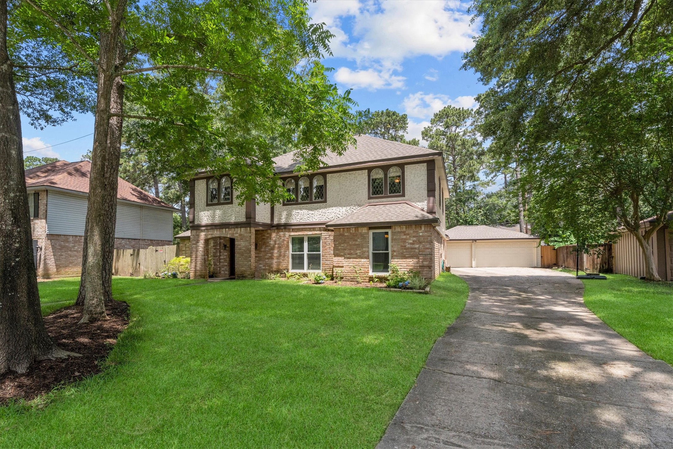 8238 Theisswood Road Property Photo 4