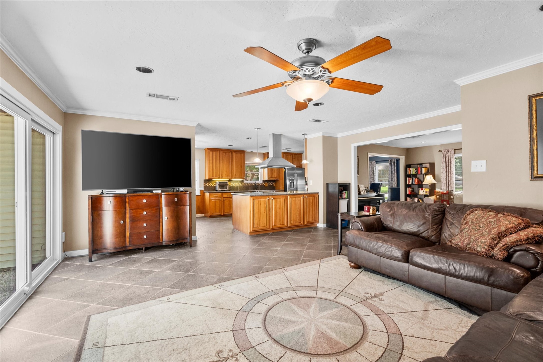 8238 Theisswood Road Property Photo 14