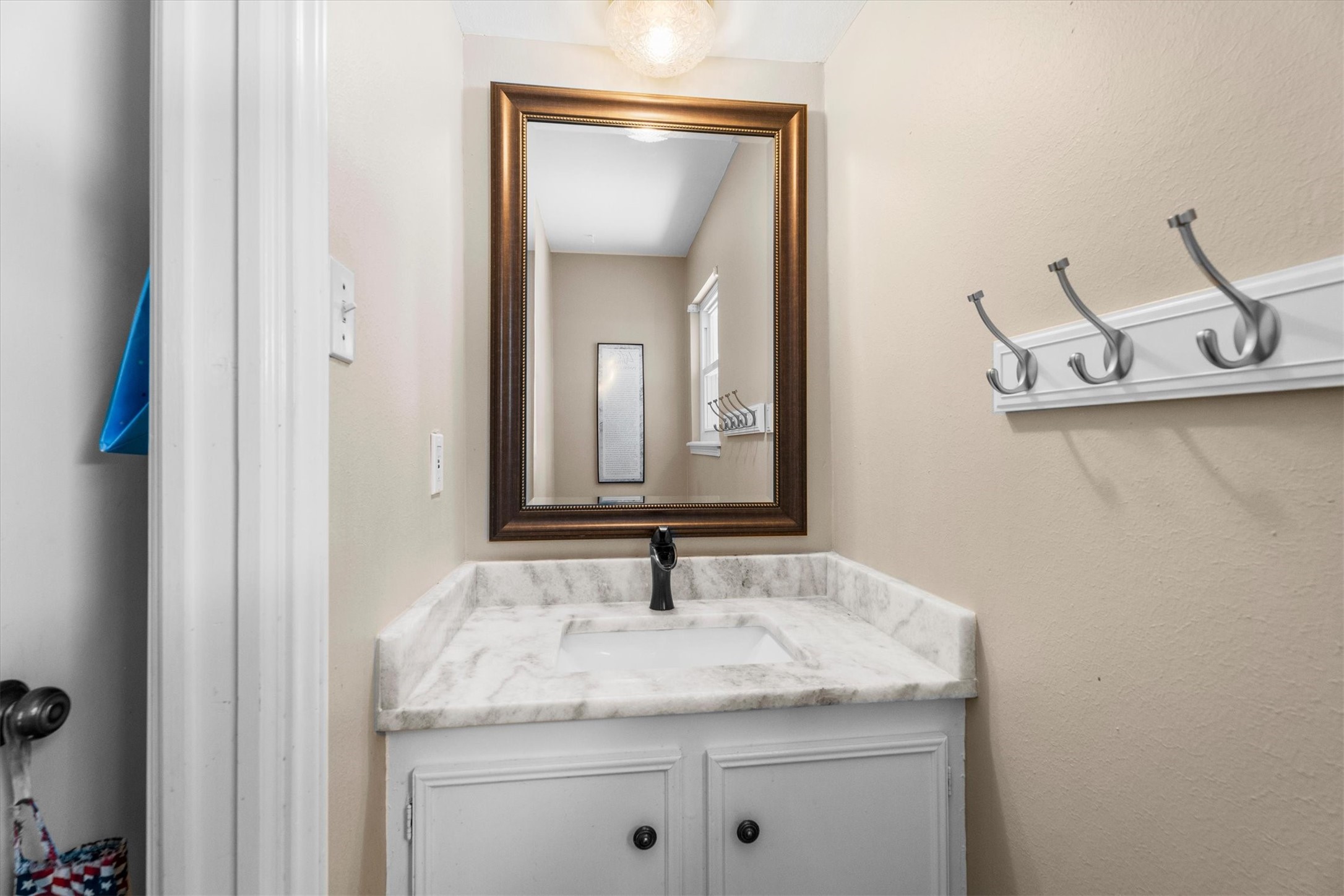 8238 Theisswood Road Property Photo 17