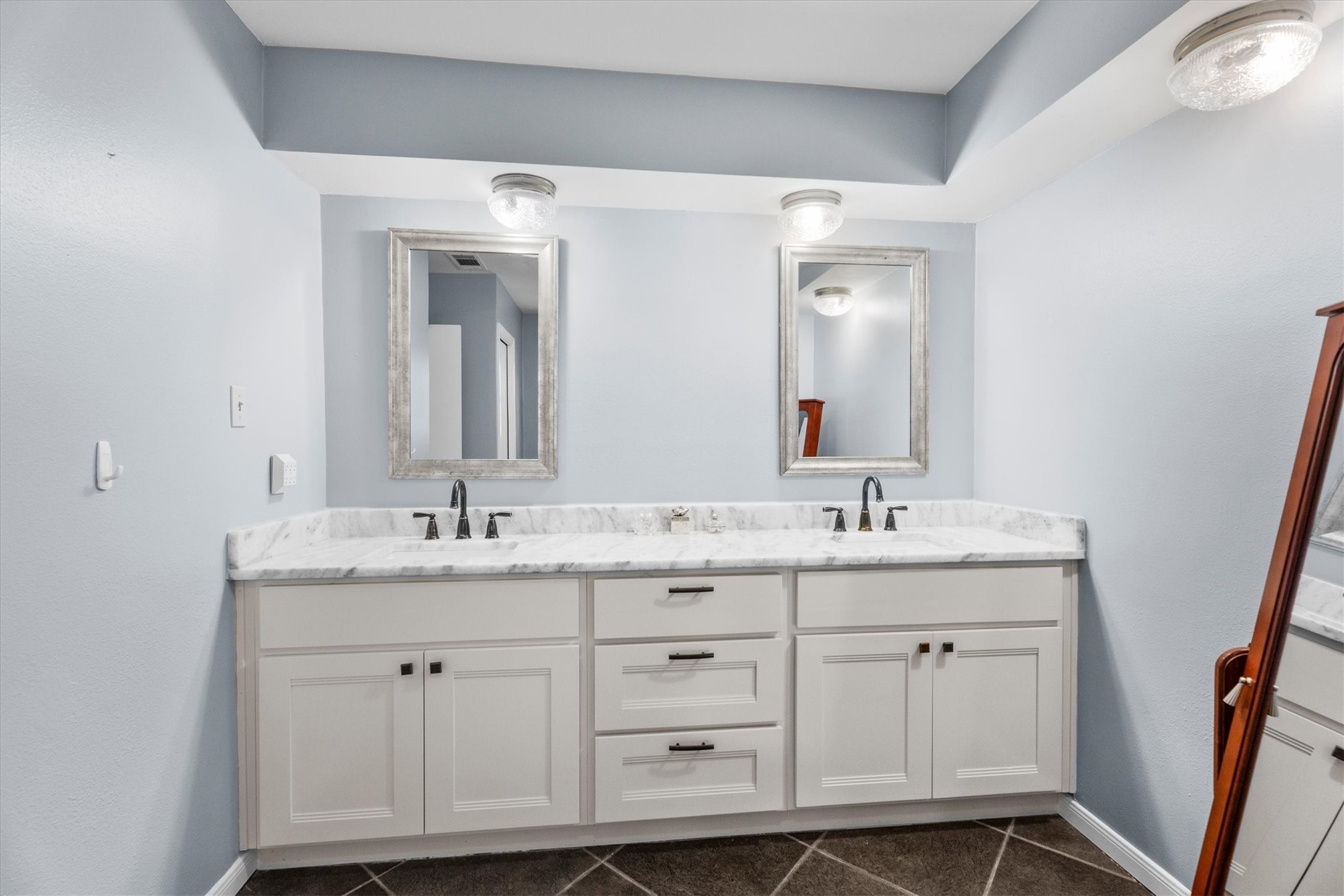 8238 Theisswood Road Property Photo 20