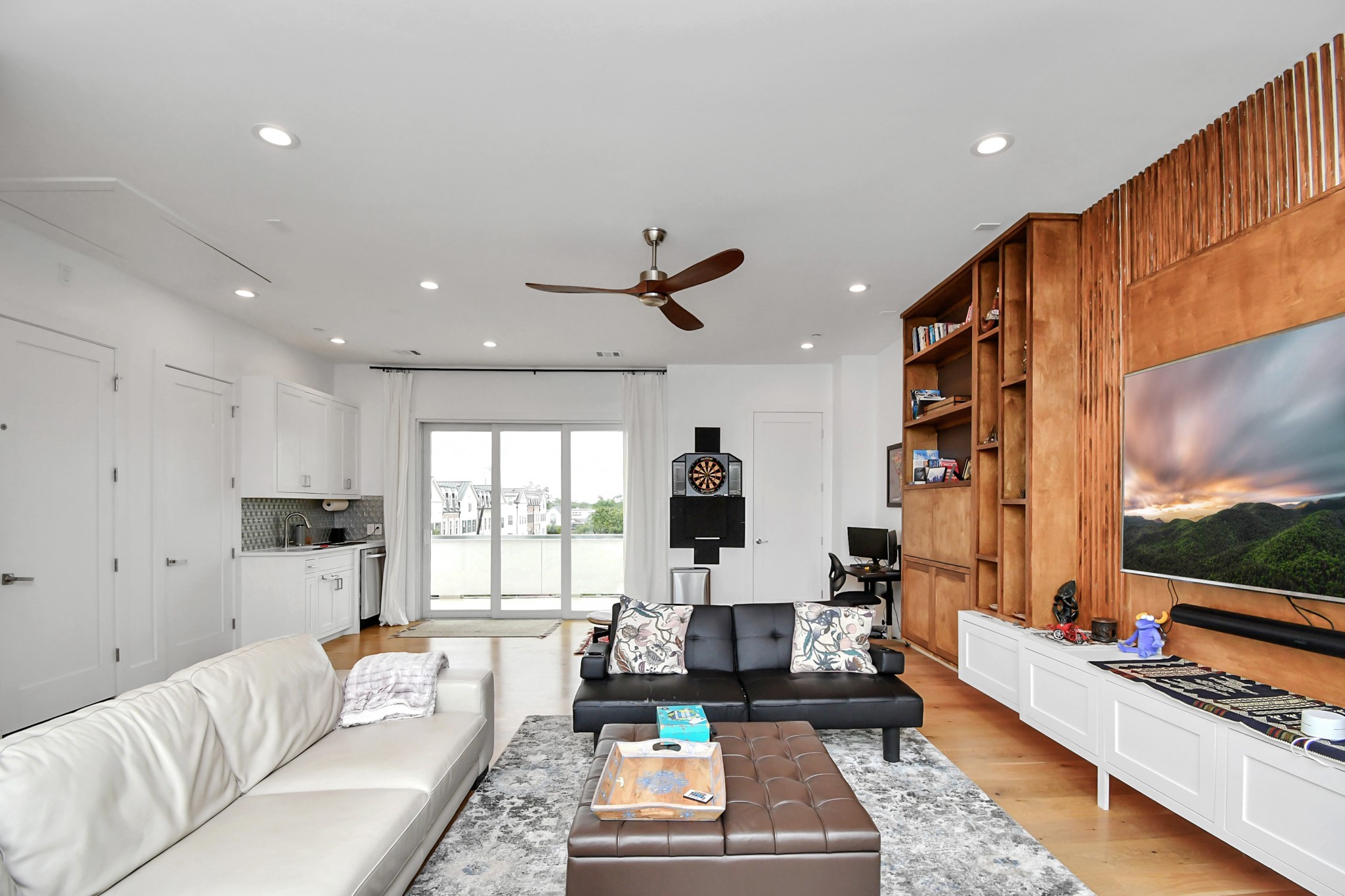 2303 Yupon Street Property Photo 45