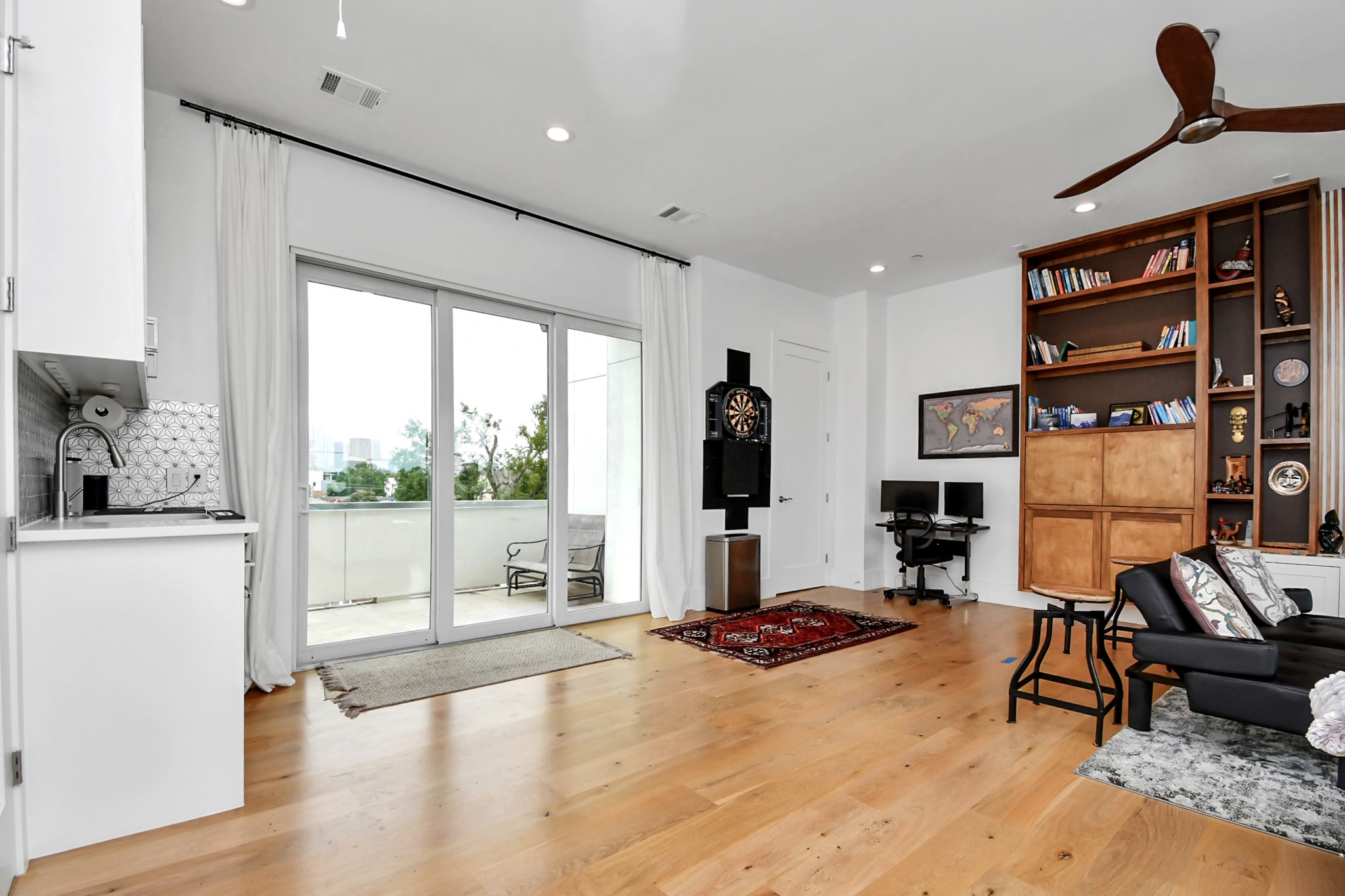2303 Yupon Street Property Photo 46