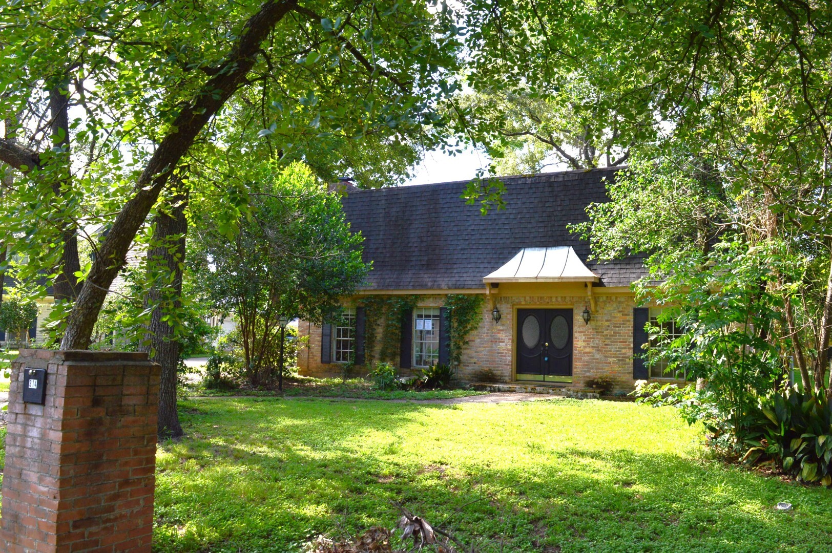 314 Tara Park Property Photo 1
