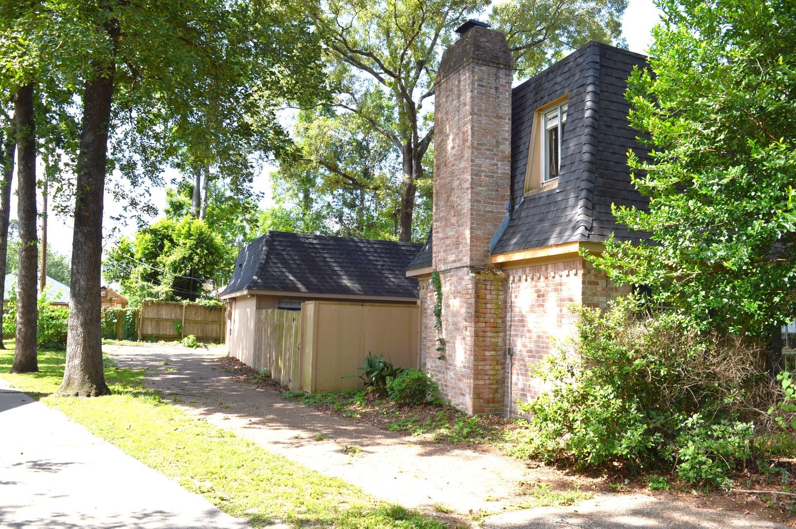 314 Tara Park Property Photo 4