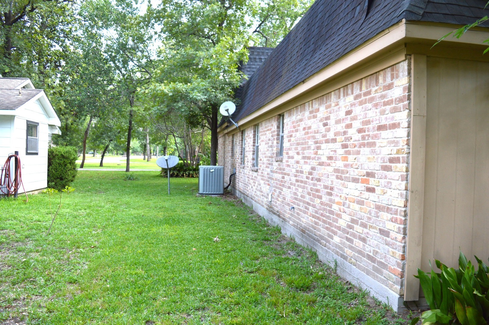 314 Tara Park Property Photo 6
