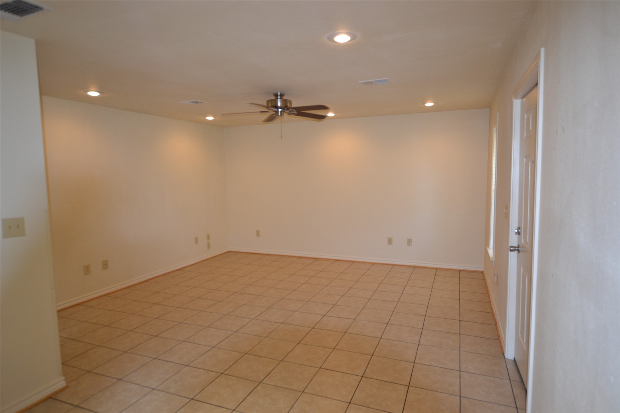 253 Old Groveton Road S Property Photo 3