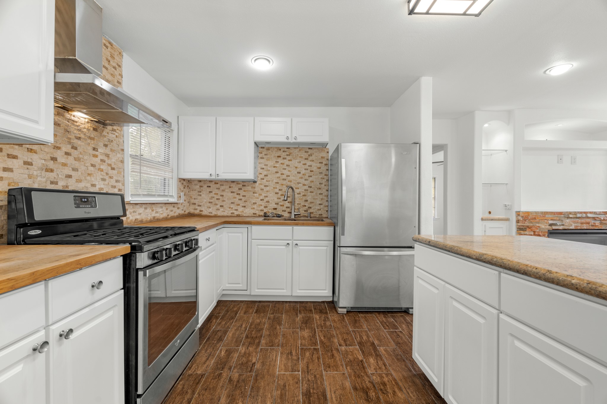 729 E 41st Street Property Photo 1