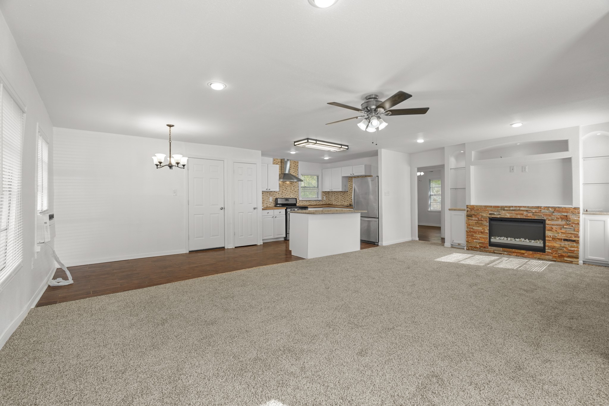729 E 41st Street Property Photo 9