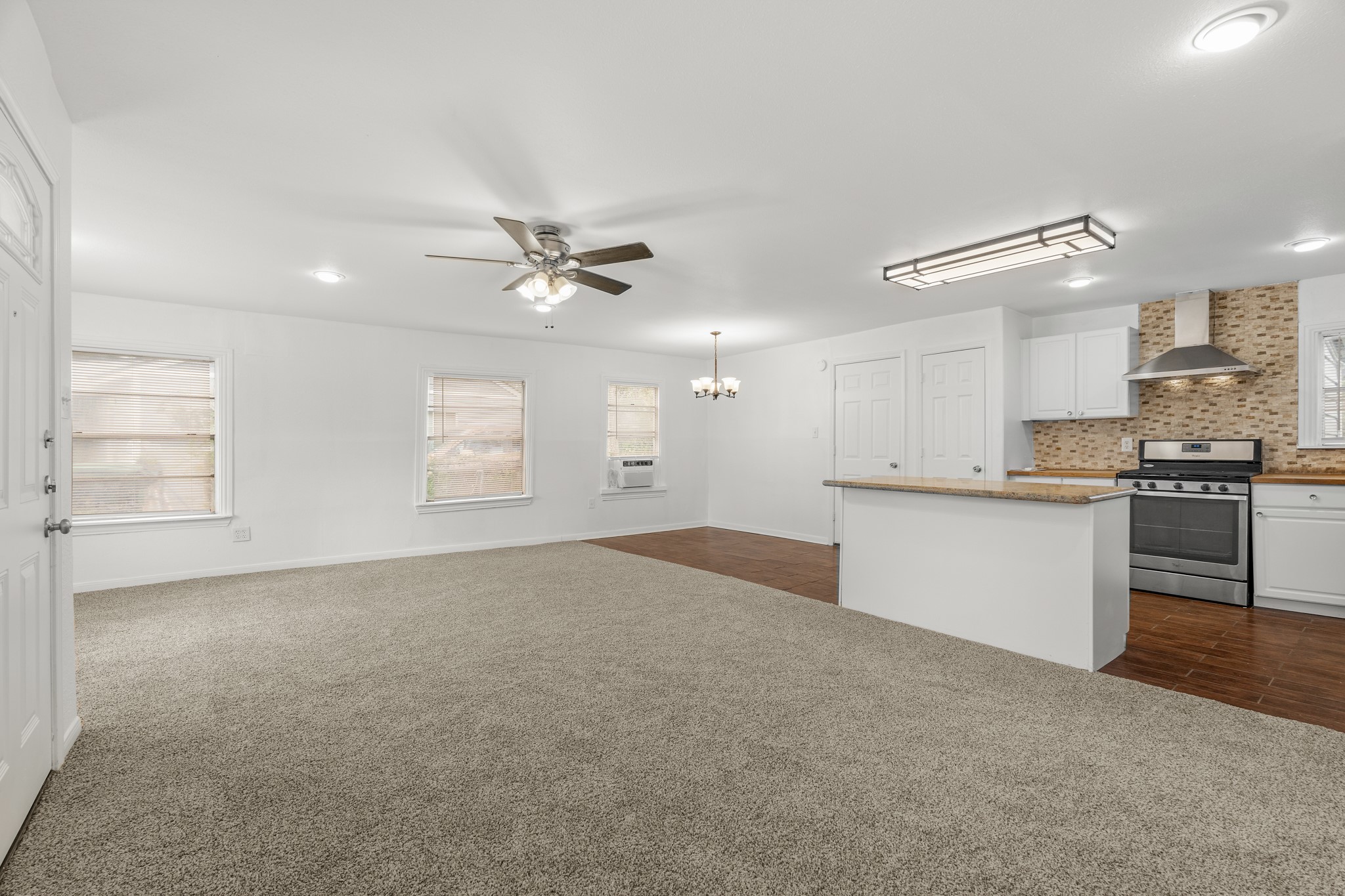 729 E 41st Street Property Photo 12