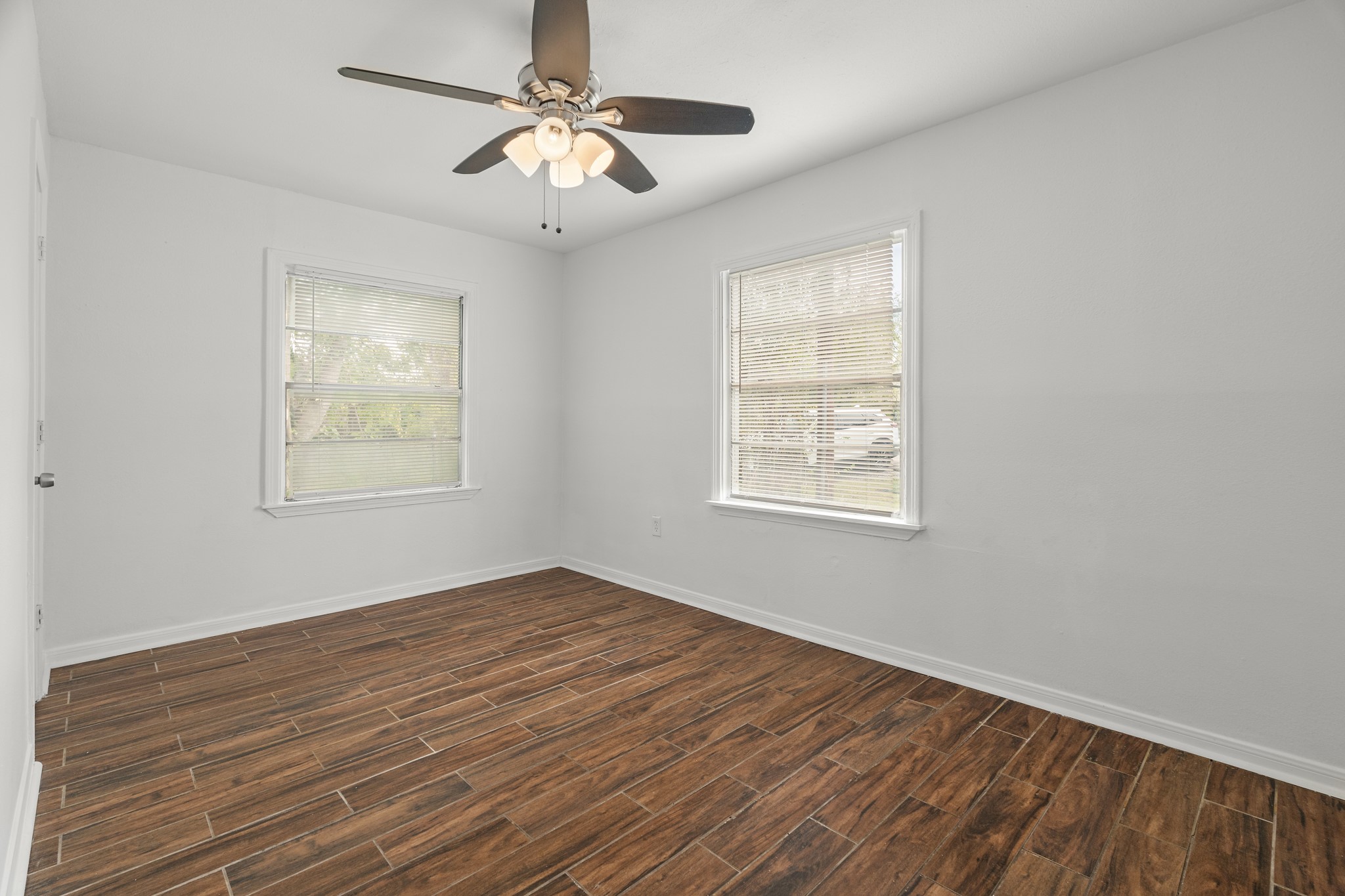 729 E 41st Street Property Photo 13
