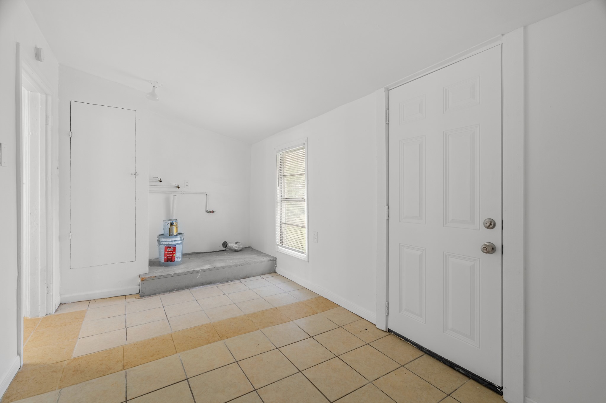 729 E 41st Street Property Photo 19