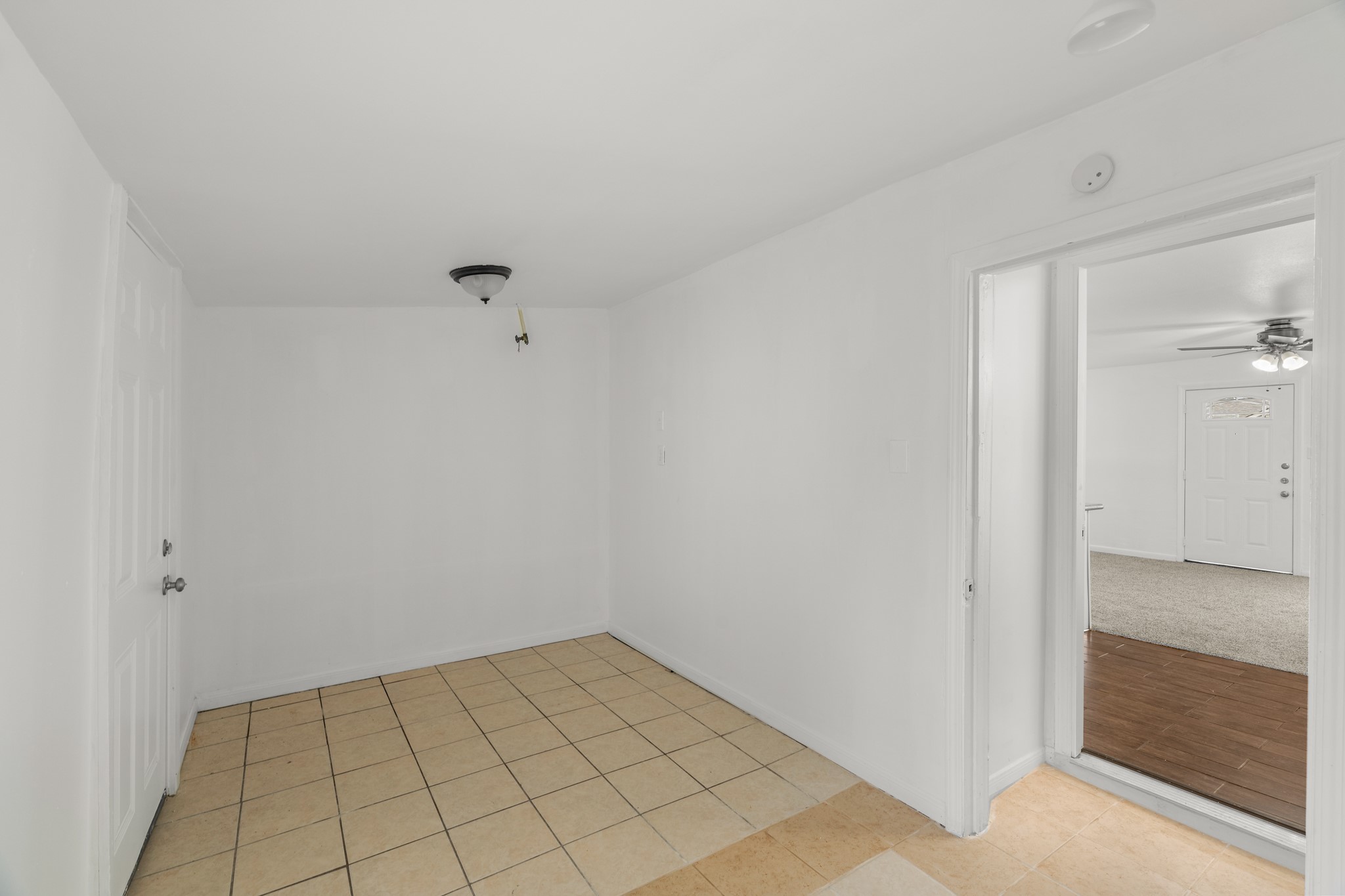 729 E 41st Street Property Photo 20