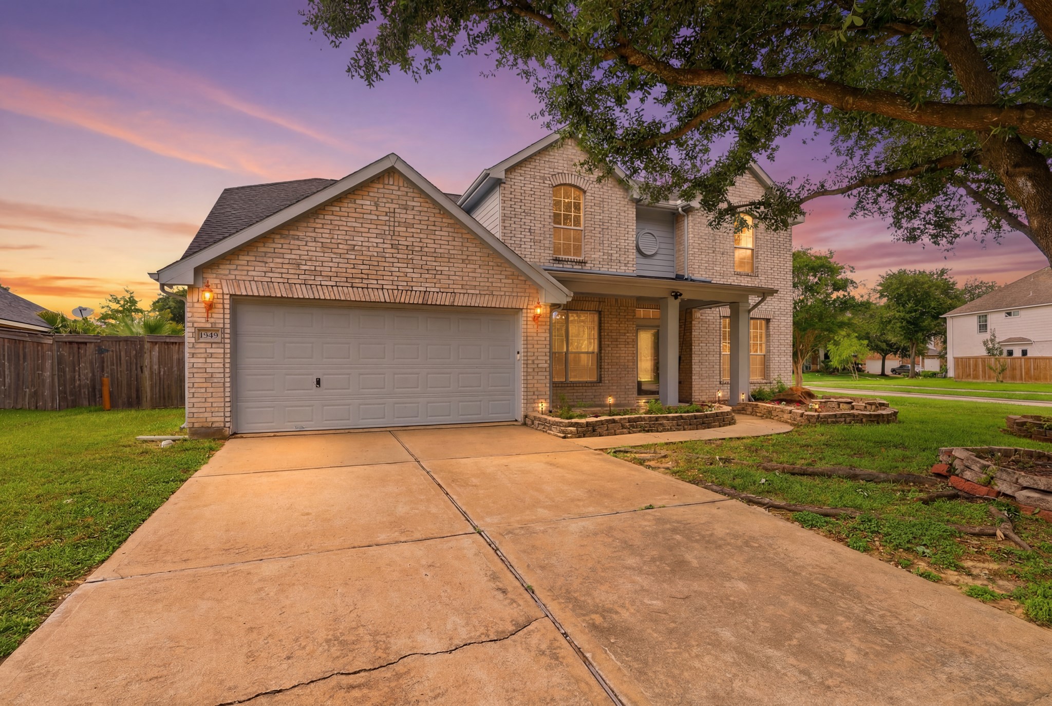 15902 Emerald Briar Lane Property Photo 2