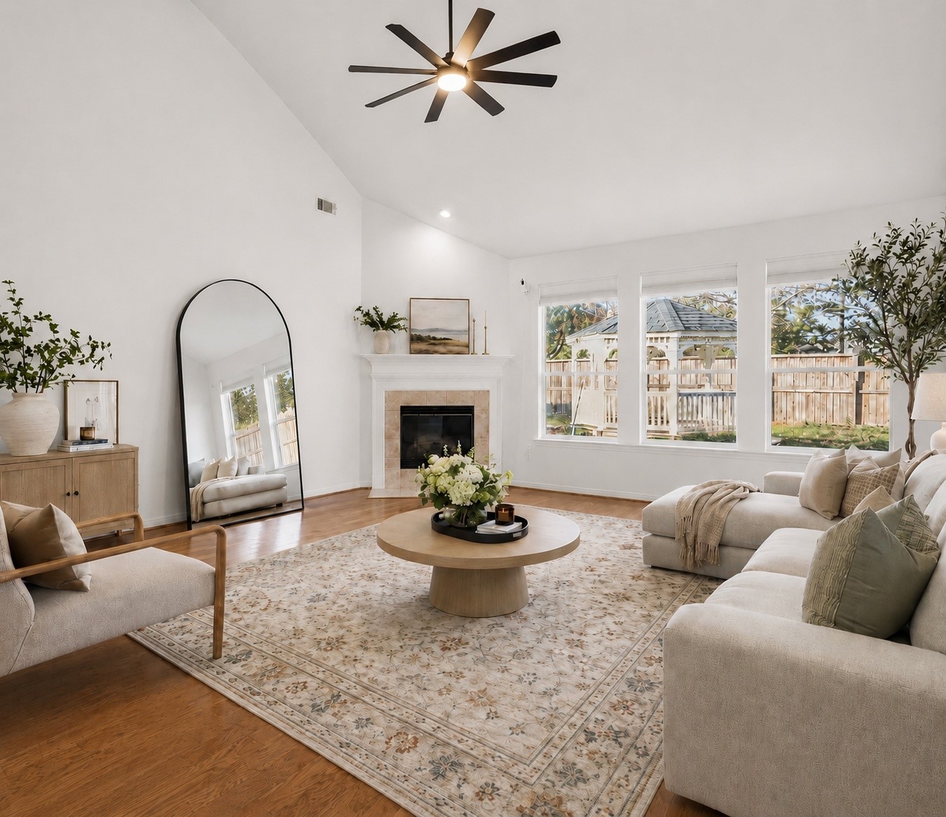 15902 Emerald Briar Lane Property Photo 3