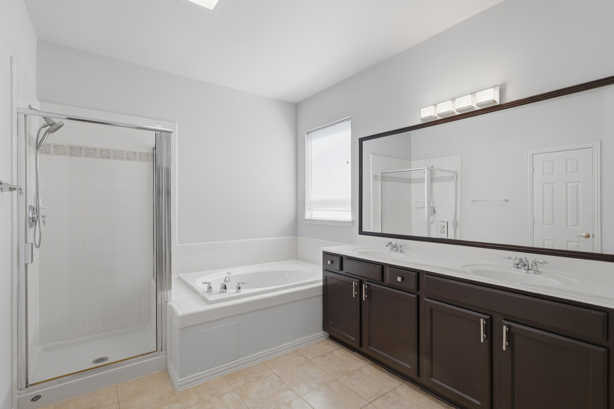 15902 Emerald Briar Lane Property Photo 13
