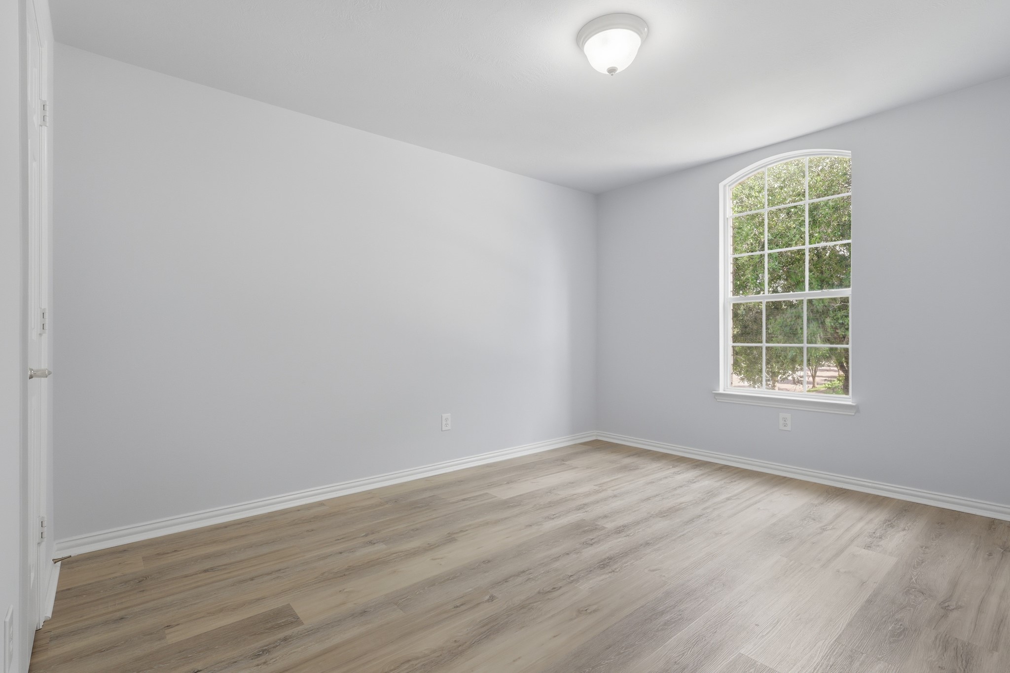 15902 Emerald Briar Lane Property Photo 21