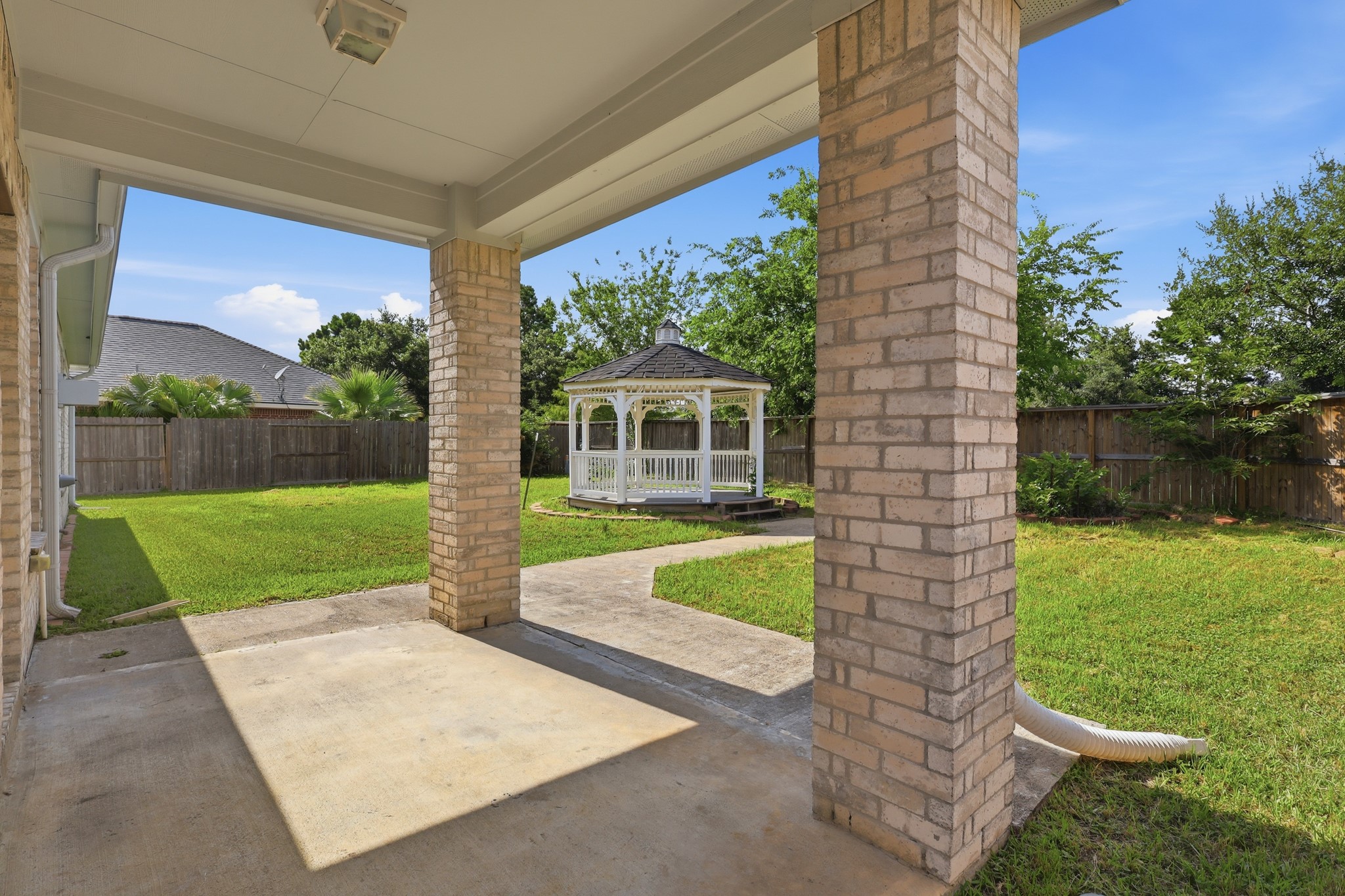 15902 Emerald Briar Lane Property Photo 23