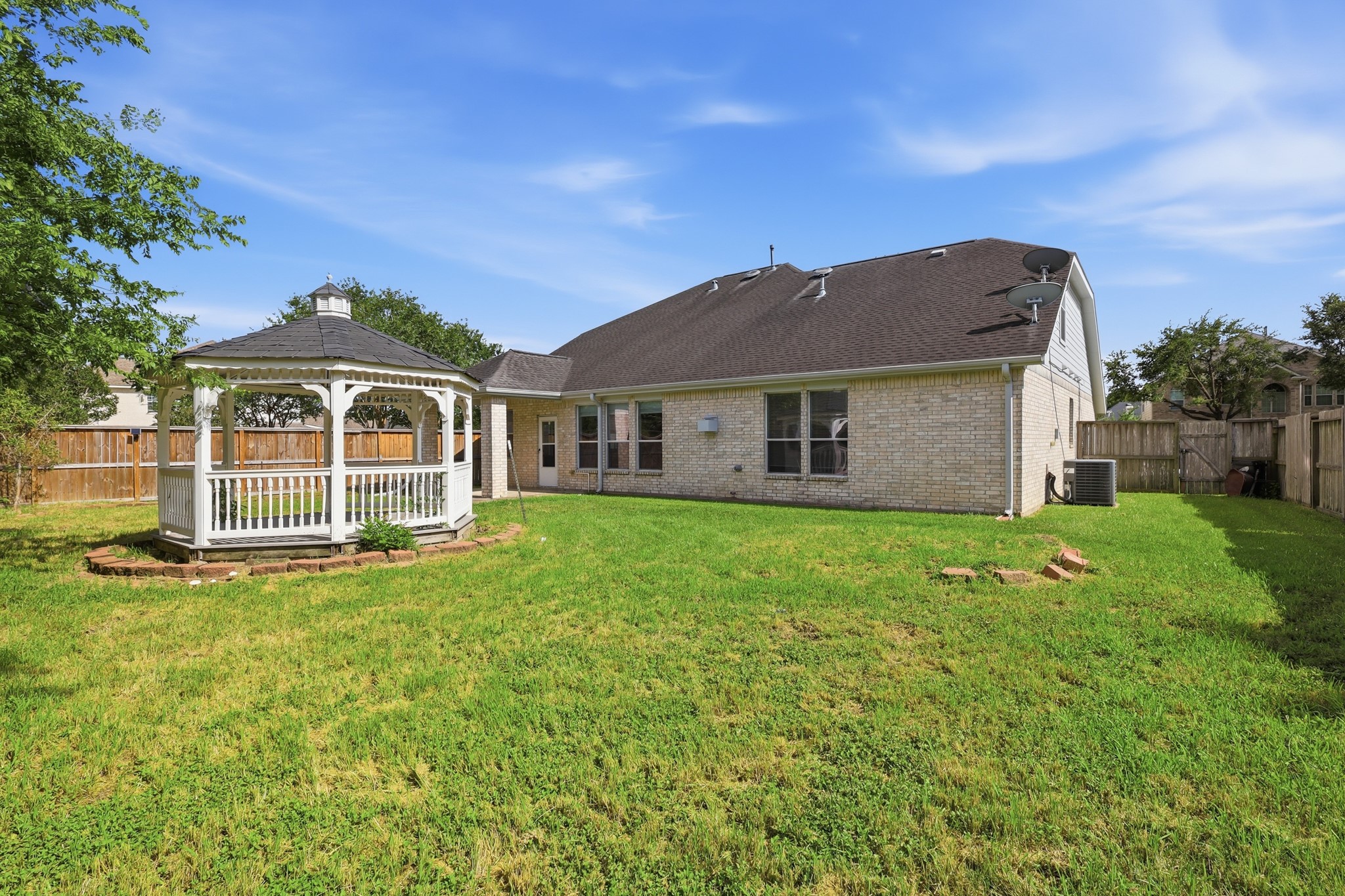 15902 Emerald Briar Lane Property Photo 24