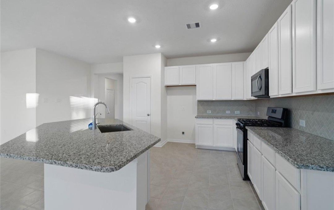 7631 Coral Key Drive Property Photo 3
