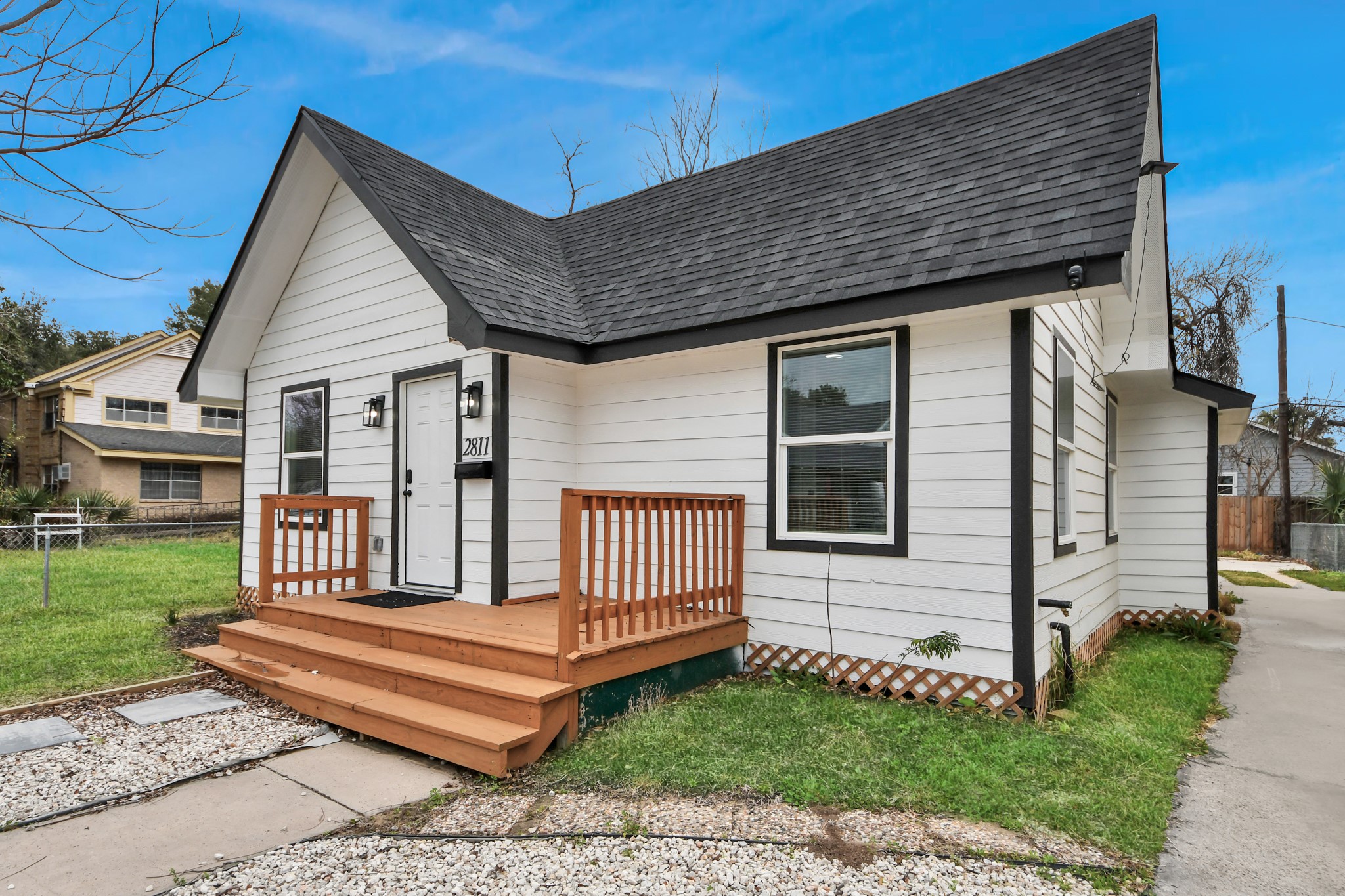 2811 Winbern Street Property Photo 1