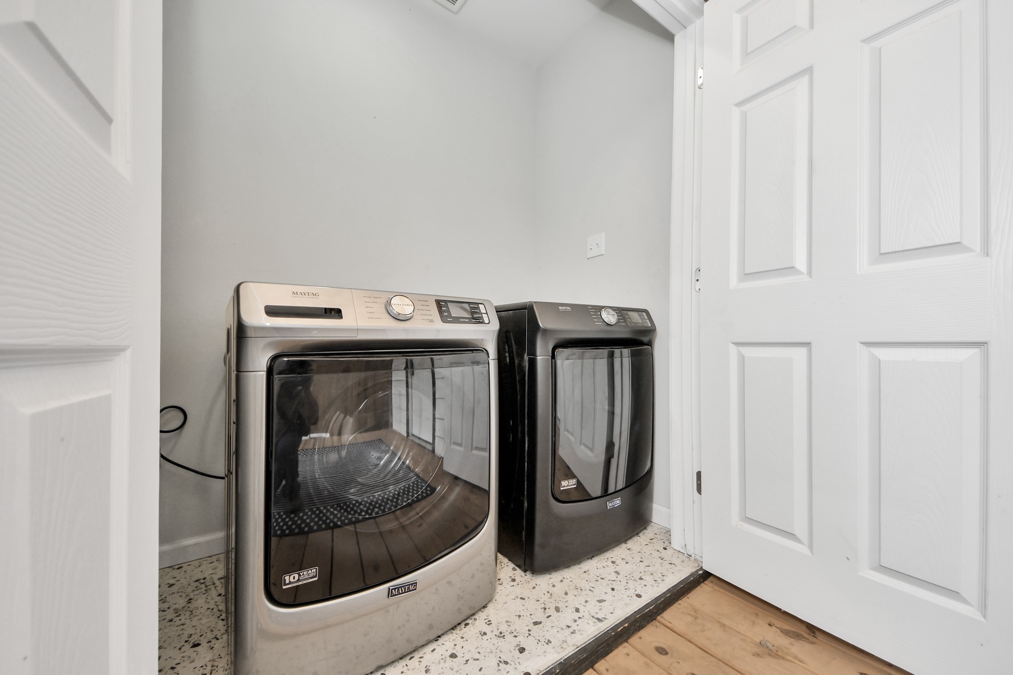 2811 Winbern Street Property Photo 20