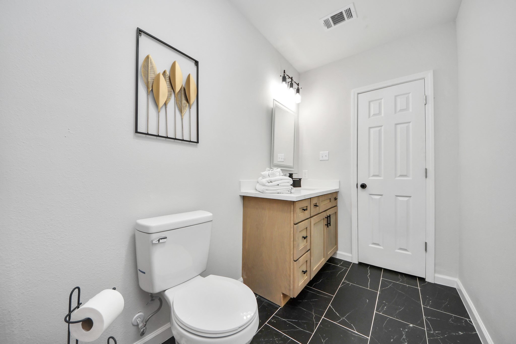 2811 Winbern Street Property Photo 28