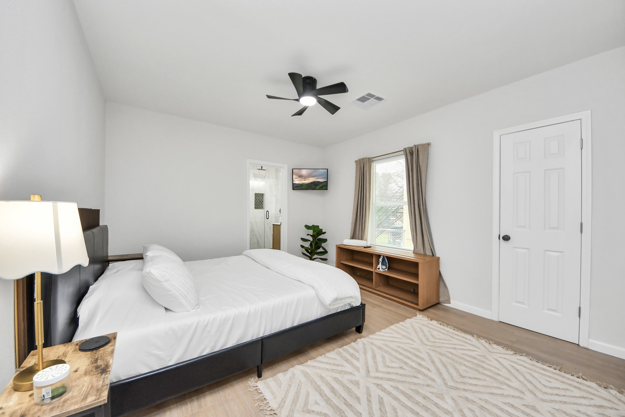 2811 Winbern Street Property Photo 31