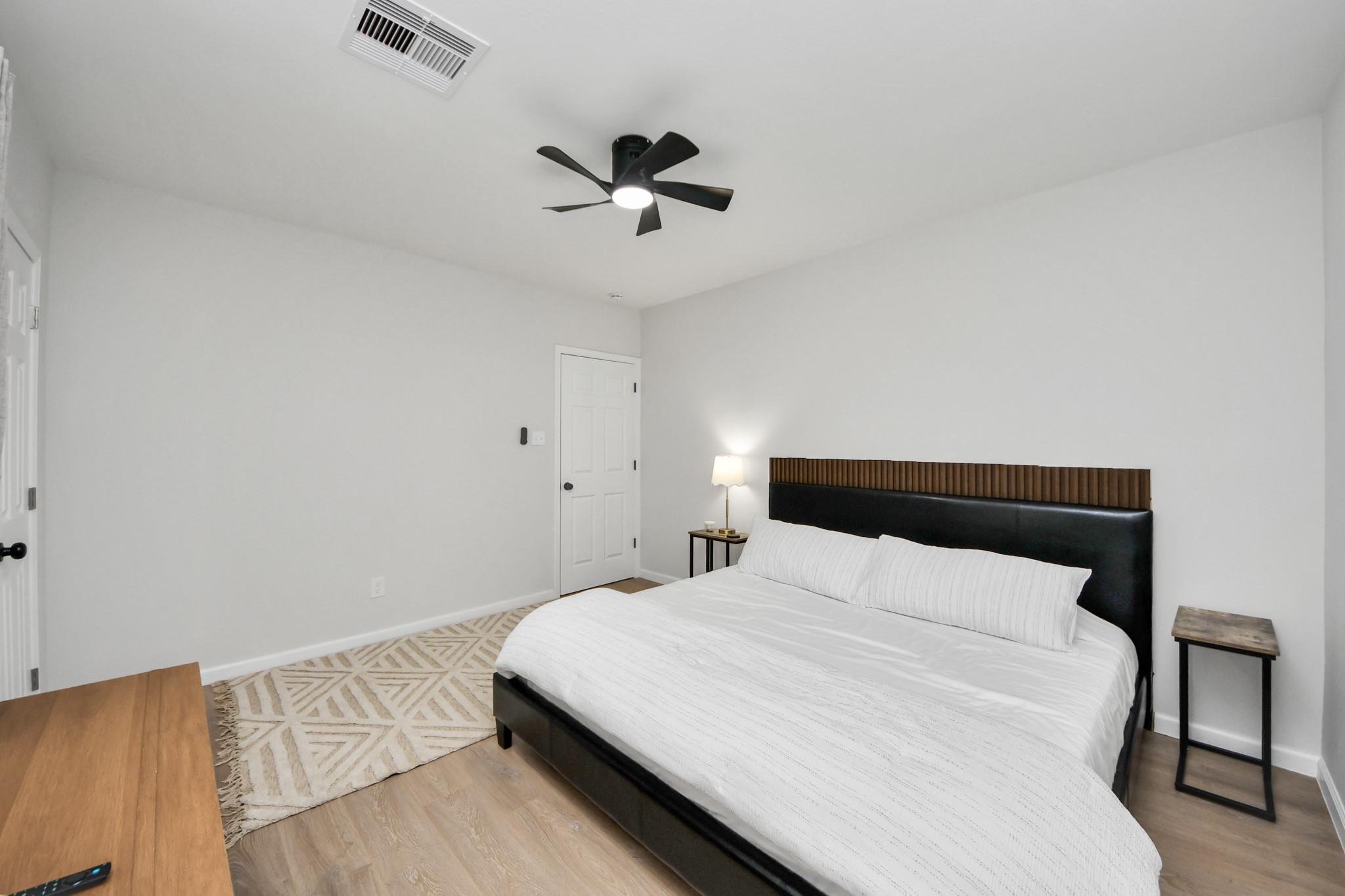 2811 Winbern Street Property Photo 33