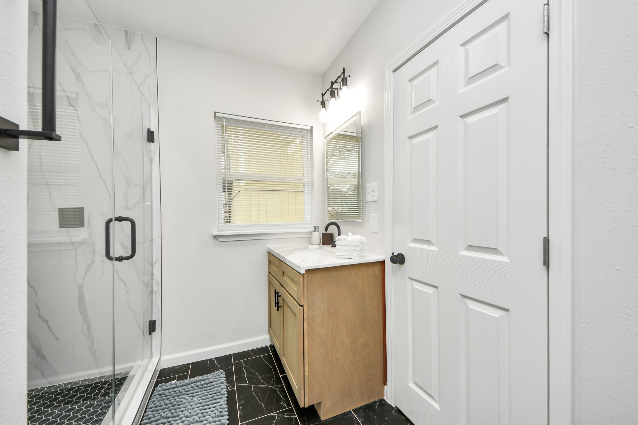 2811 Winbern Street Property Photo 38