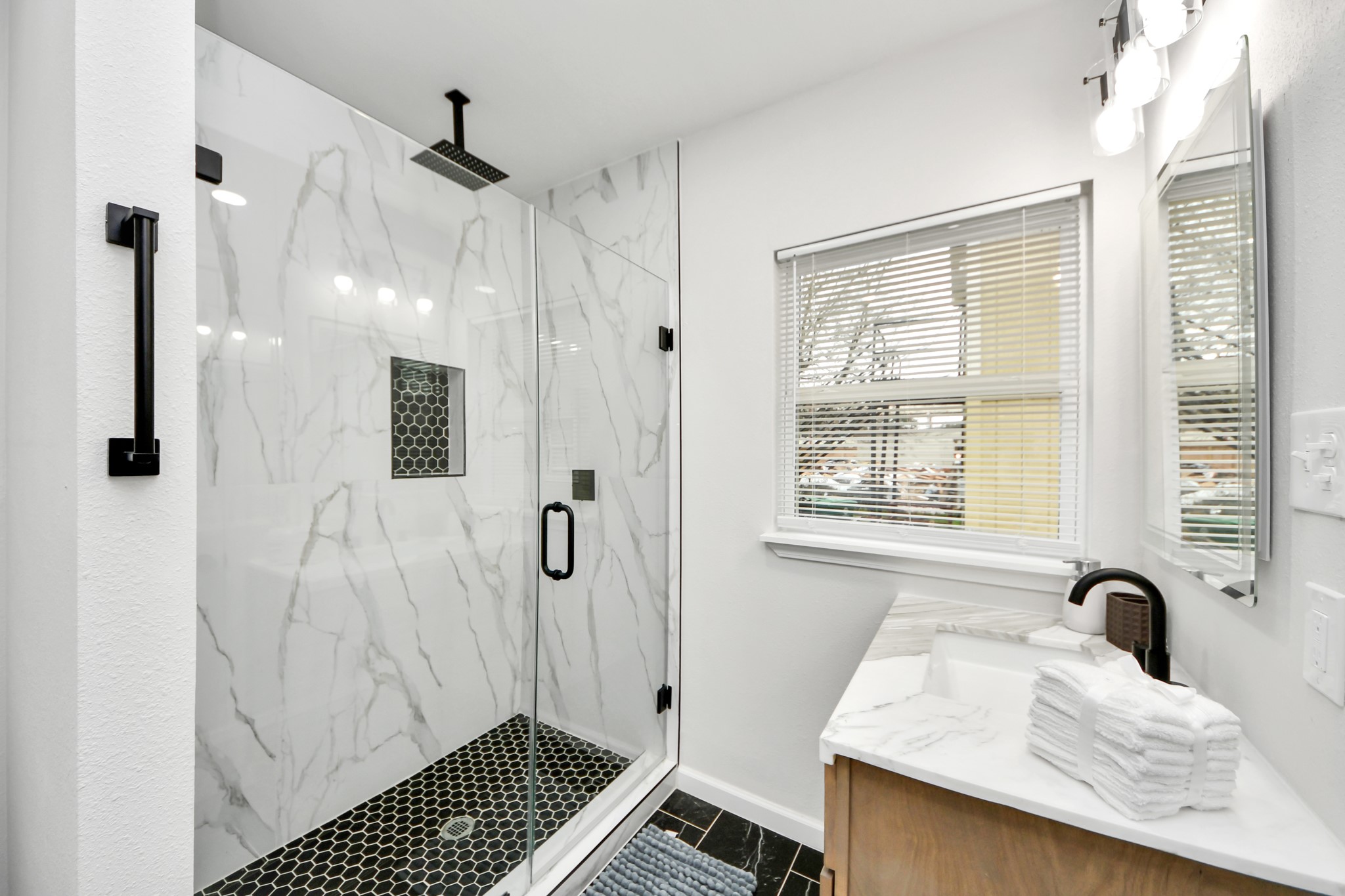 2811 Winbern Street Property Photo 39