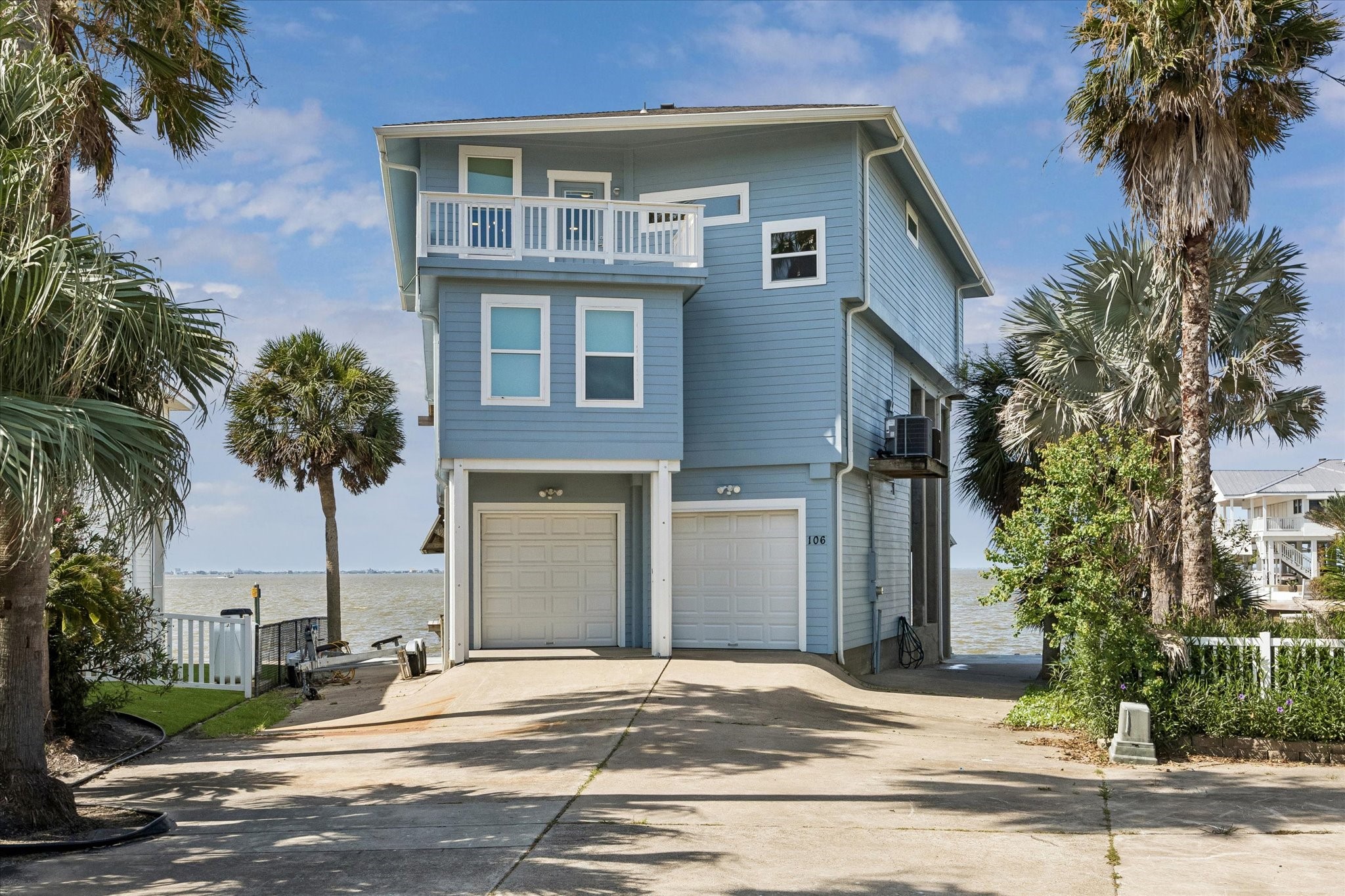 106 Quayside Drive Property Photo 1