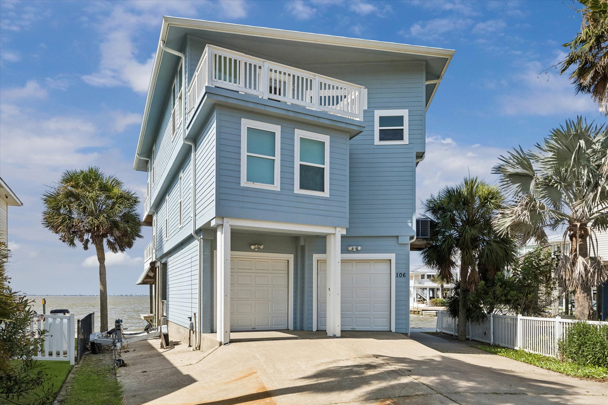 106 Quayside Drive Property Photo 2