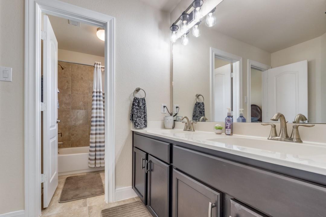 11219 Kings Point Boulevard Boulevard, Mont Belvieu Tx 77535 Property Photo 26