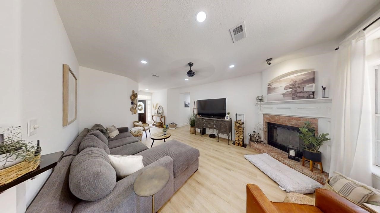 13934 Dolphin Drive Property Photo 8