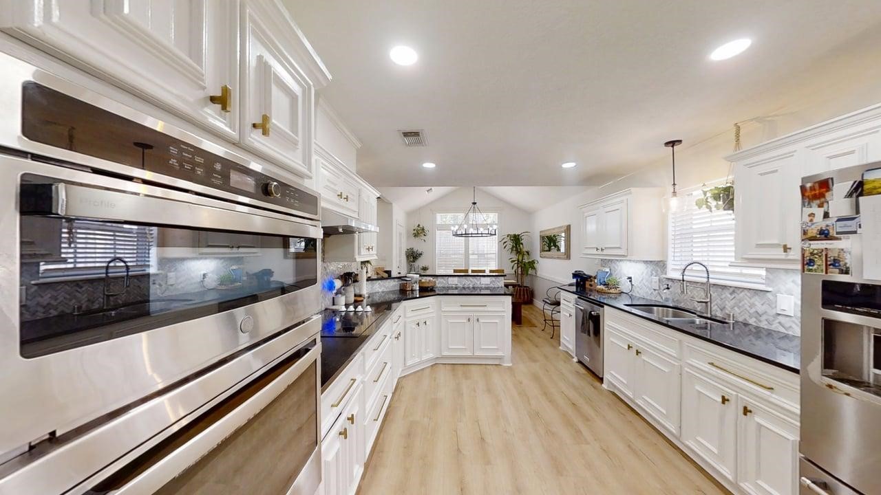 13934 Dolphin Drive Property Photo 15