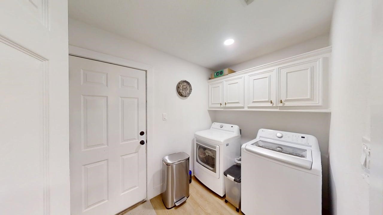 13934 Dolphin Drive Property Photo 27
