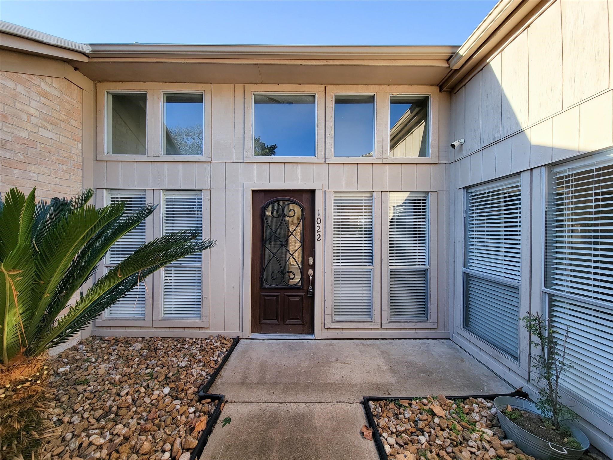 1022 White Sands Road Property Photo 3