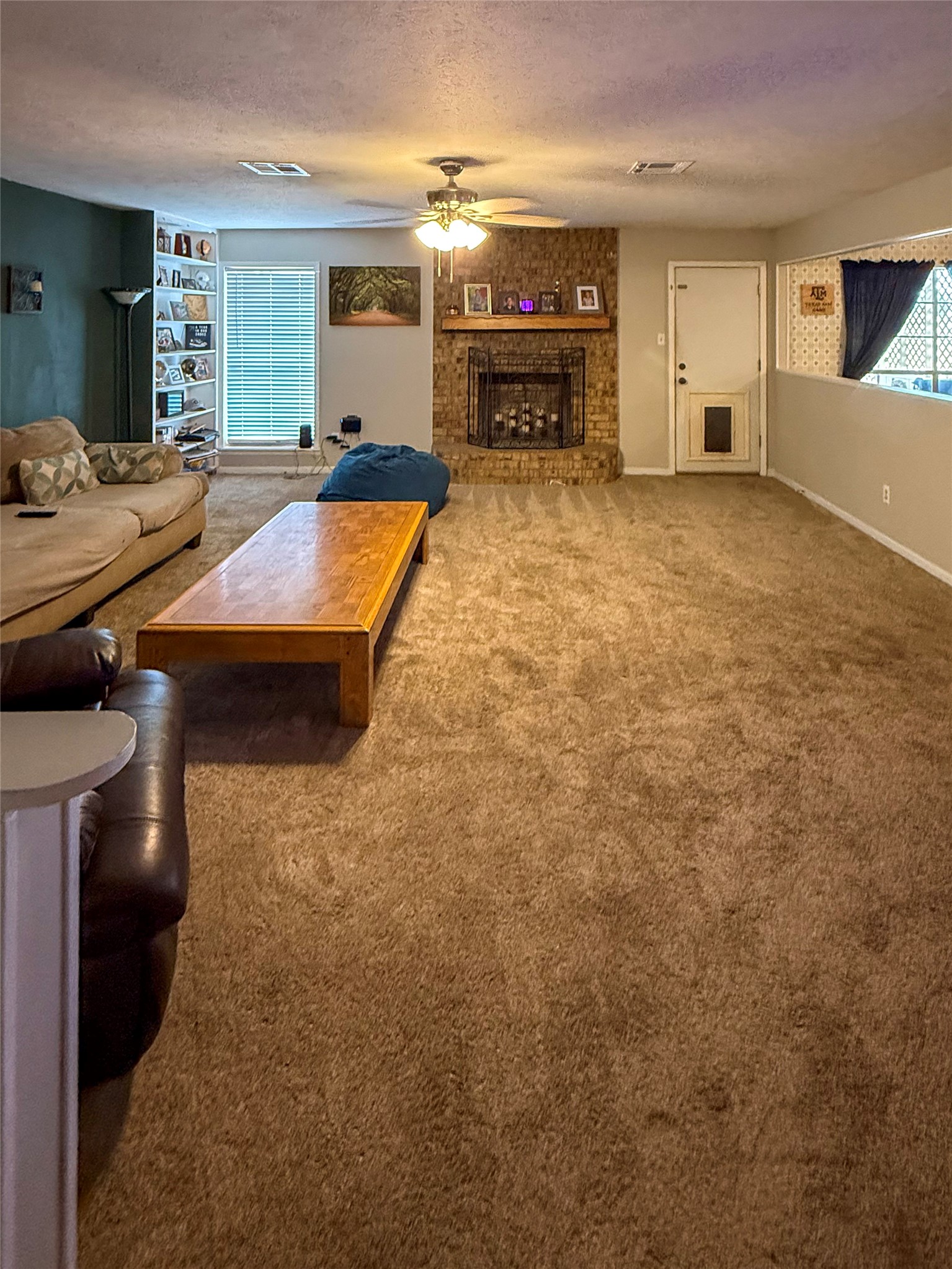 616 Lakeview Drive Property Photo 3