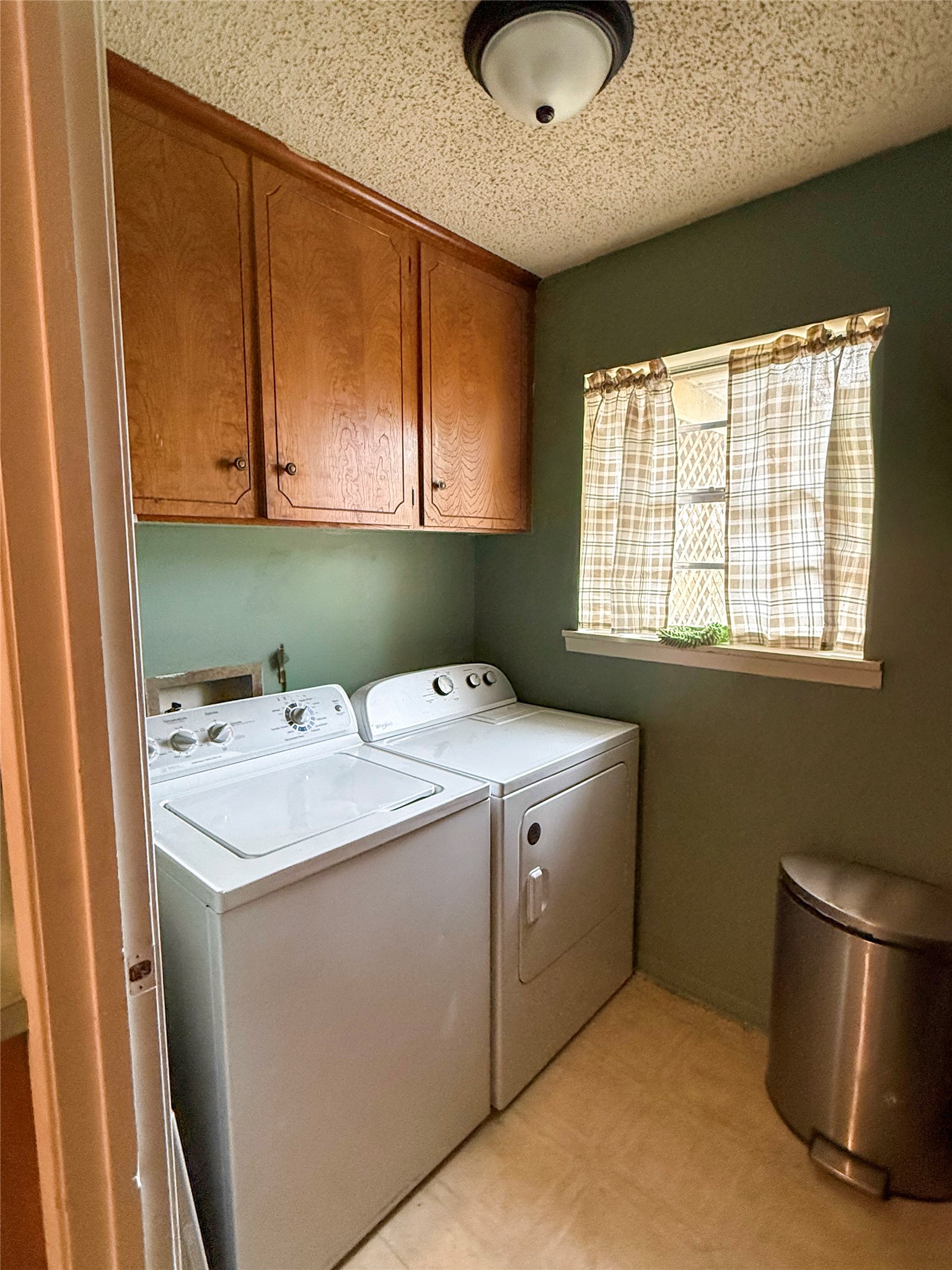 616 Lakeview Drive Property Photo 12
