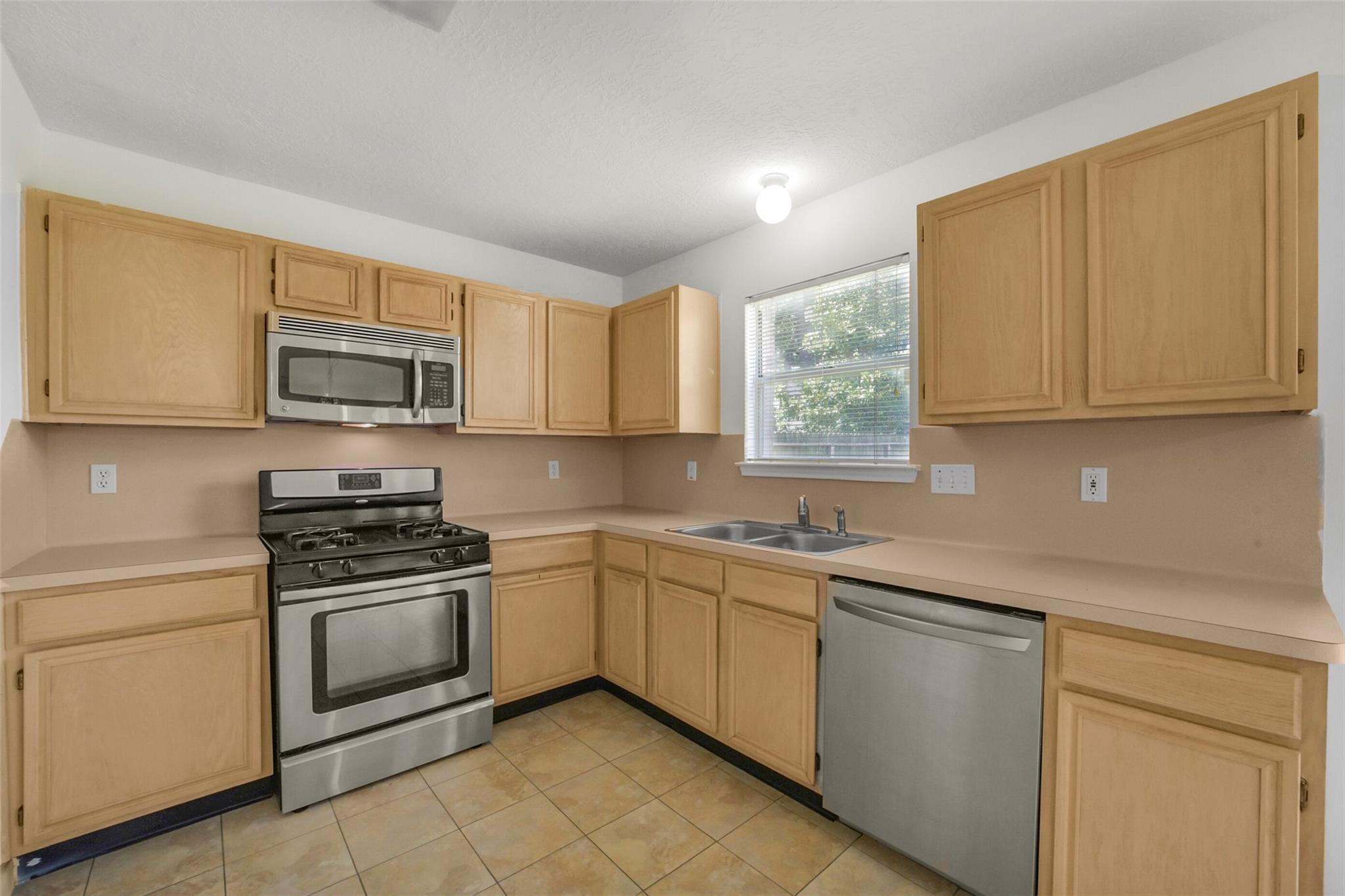 12739 Timbermeadow Drive Property Photo 14