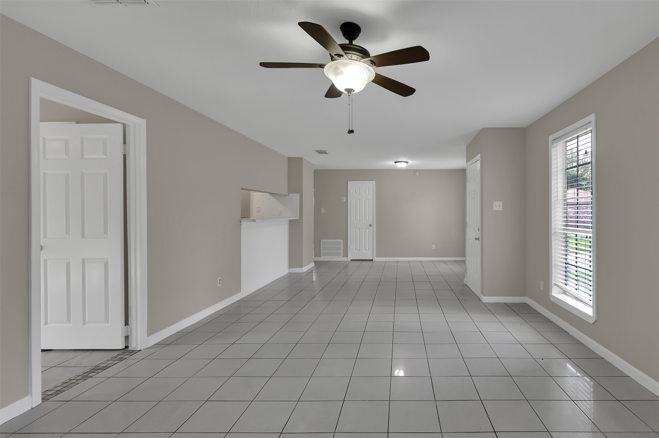 1018 Surrey Court Property Photo 6
