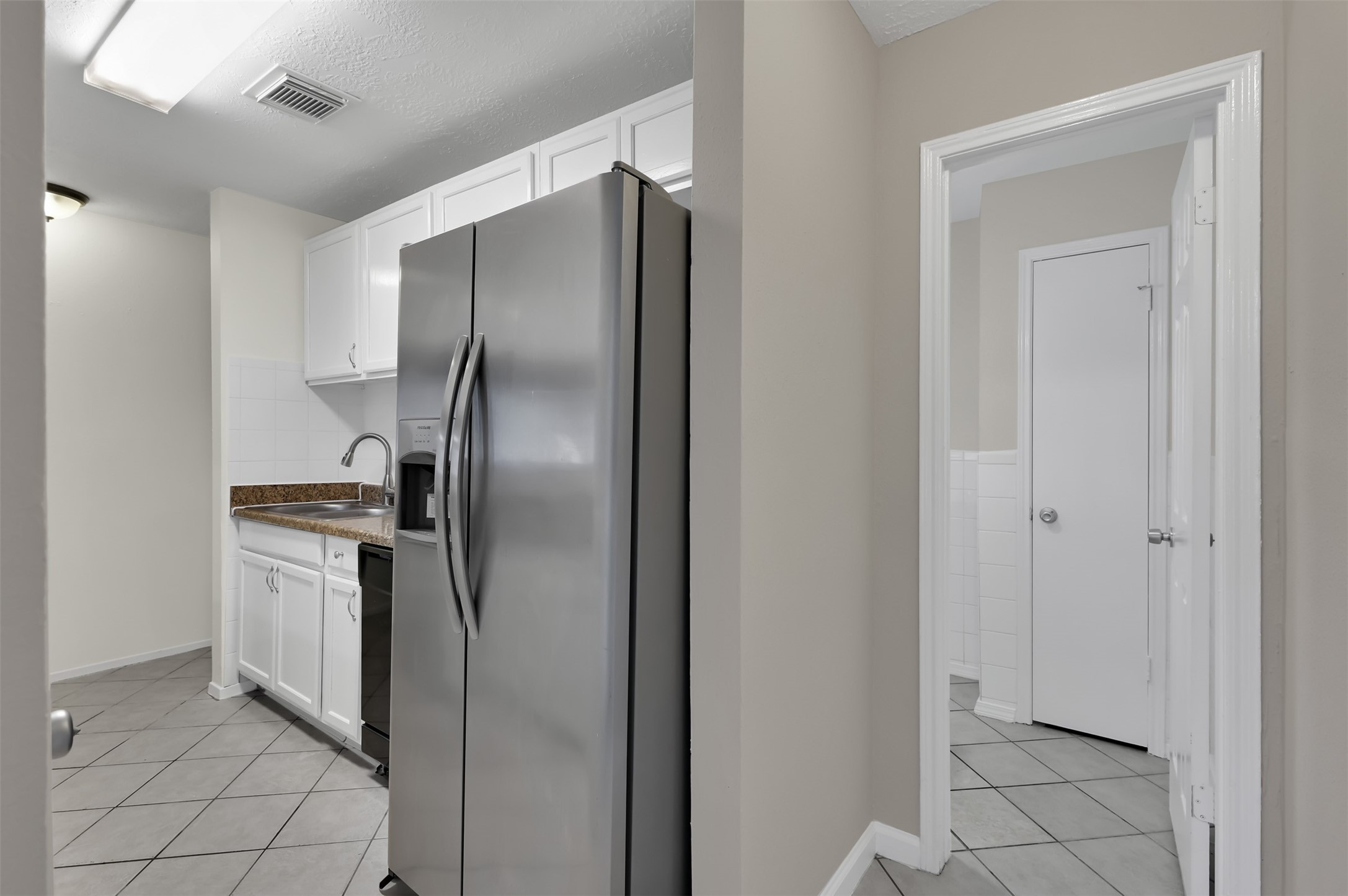 1018 Surrey Court Property Photo 15