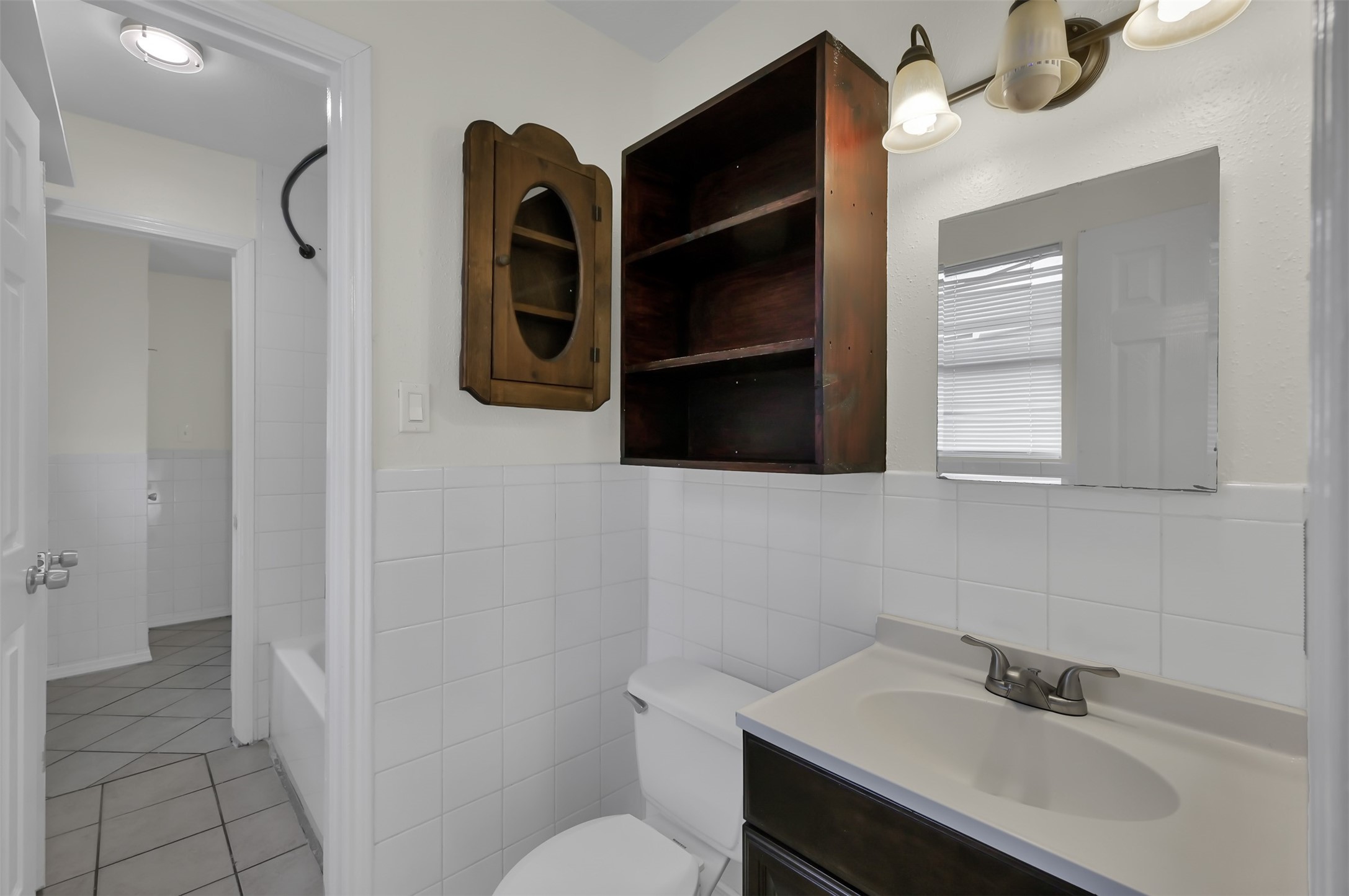1018 Surrey Court Property Photo 19