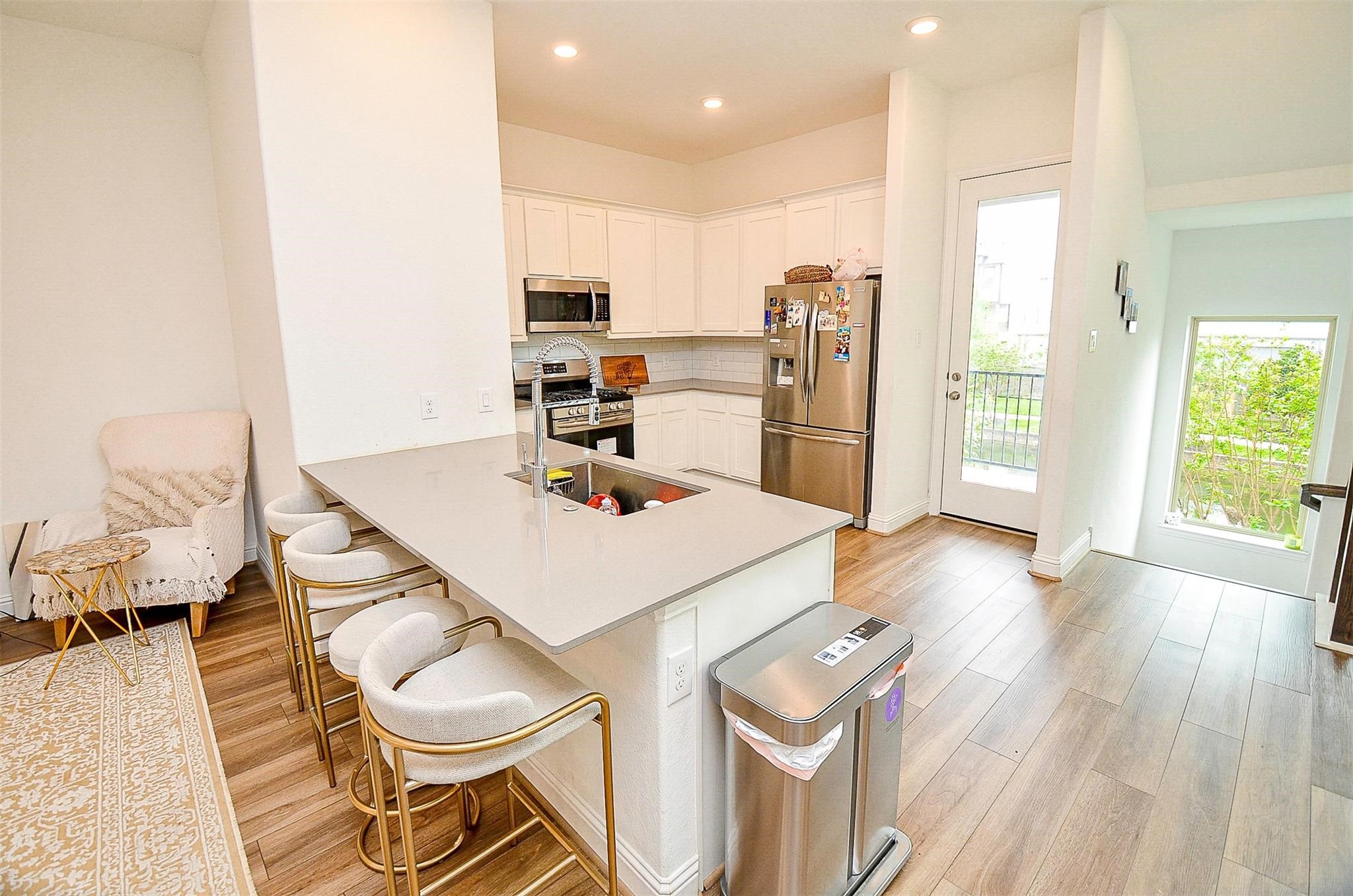 11021 Mikula Drive Property Photo 10