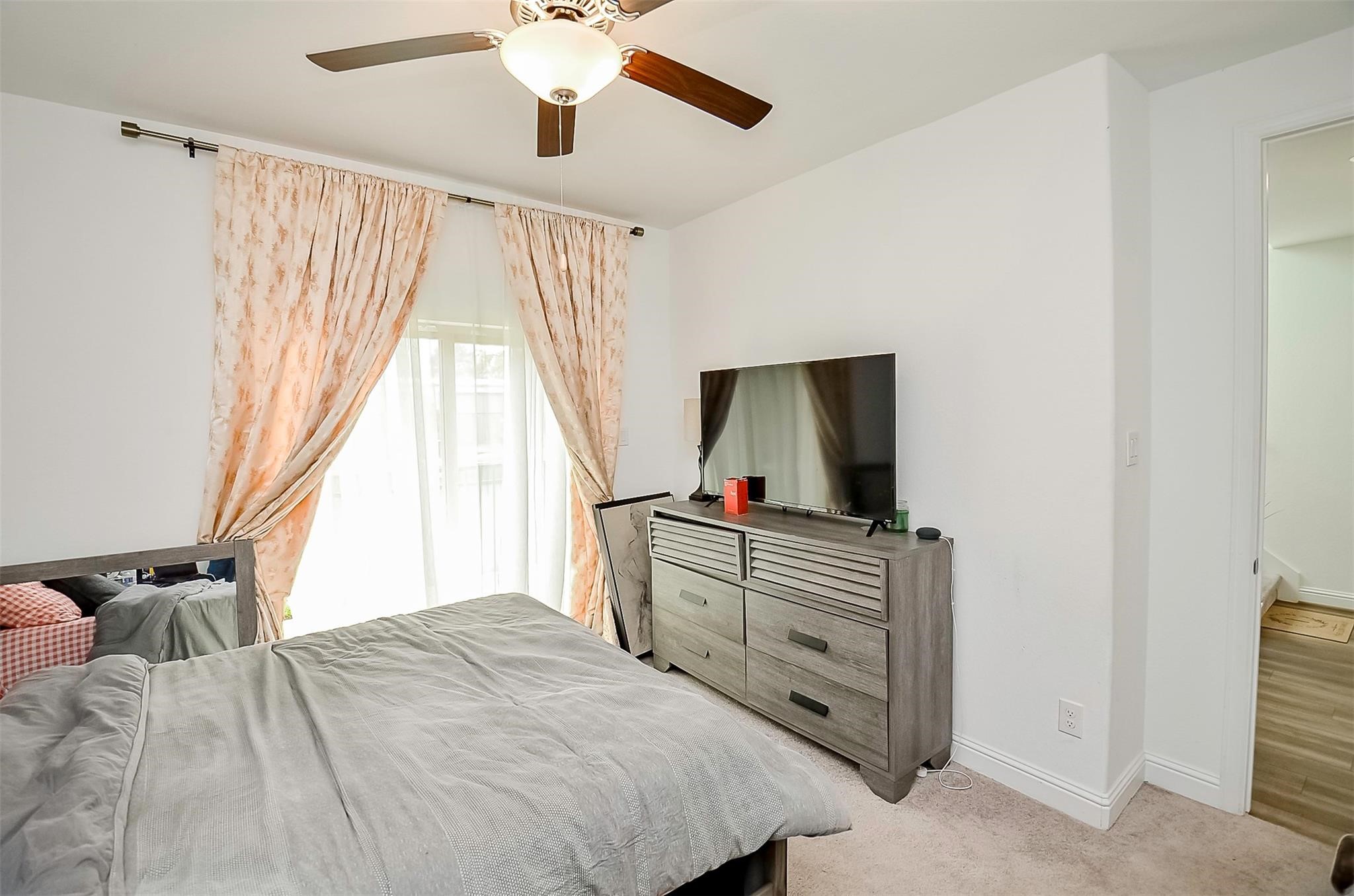 11021 Mikula Drive Property Photo 22