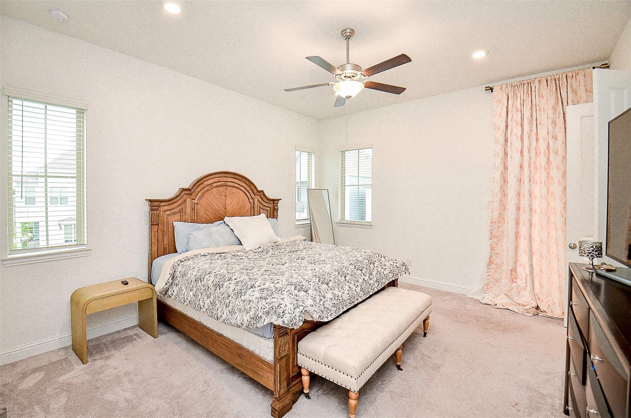 11021 Mikula Drive Property Photo 25